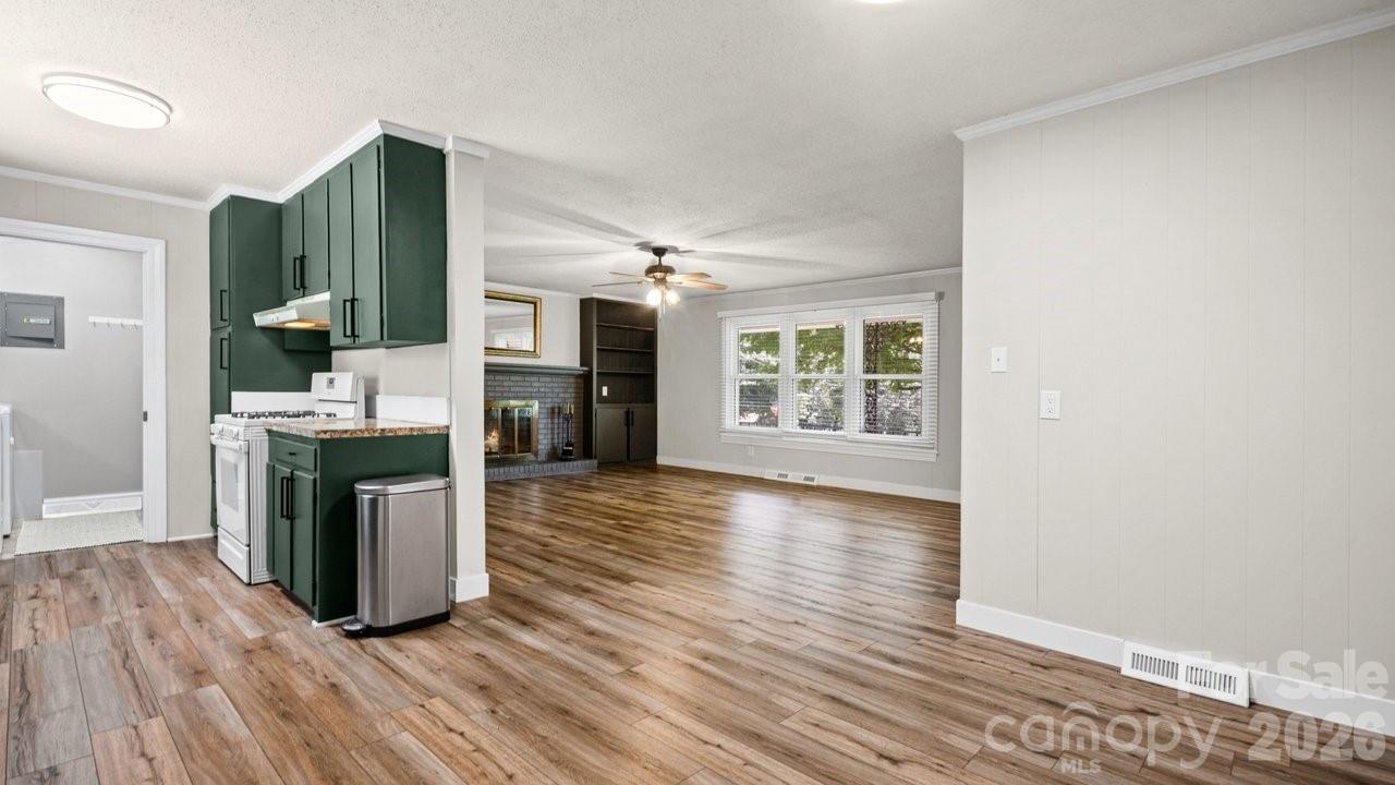 706 Hedrick Drive — Statesville