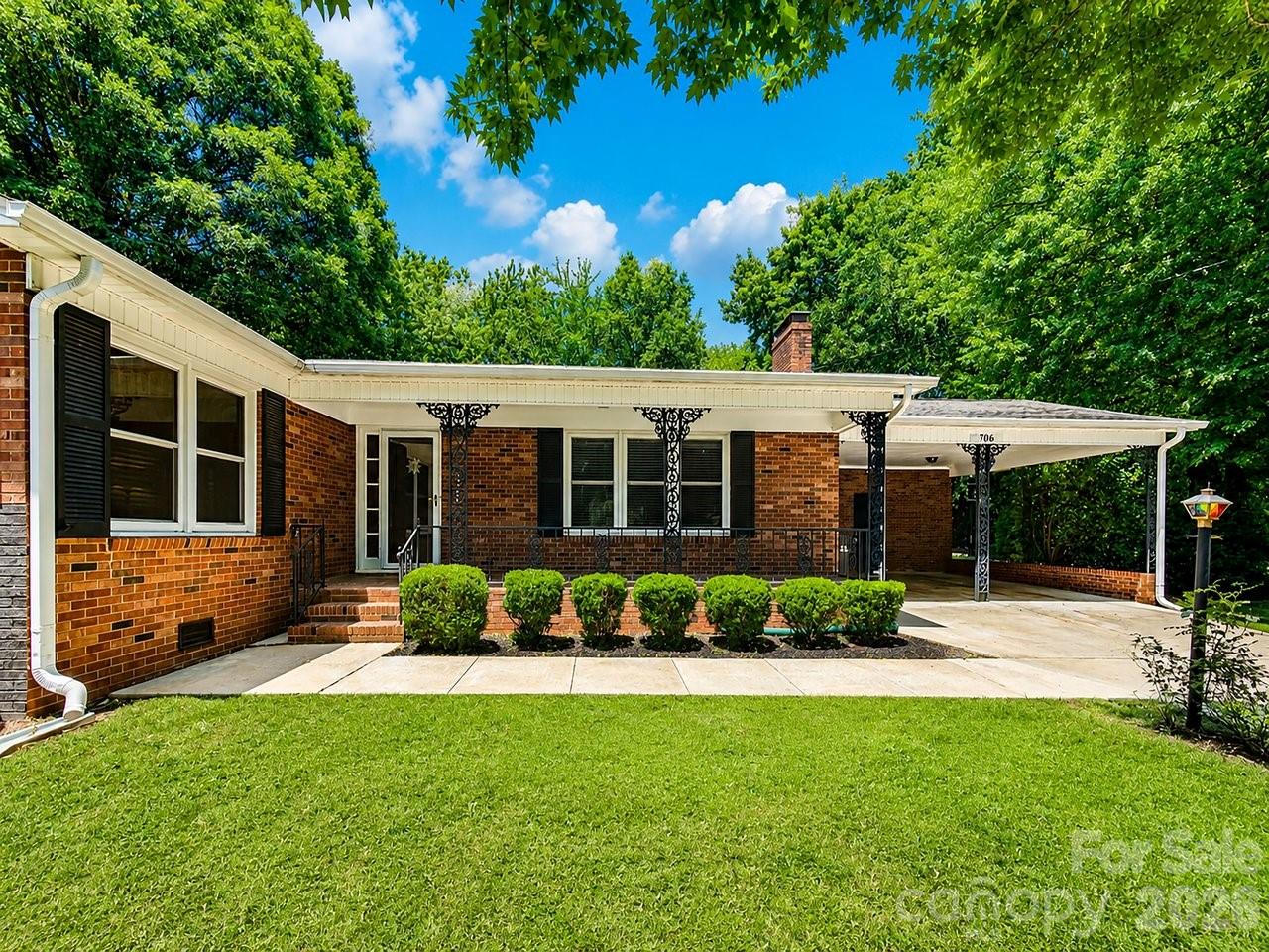 706 Hedrick Drive — Statesville