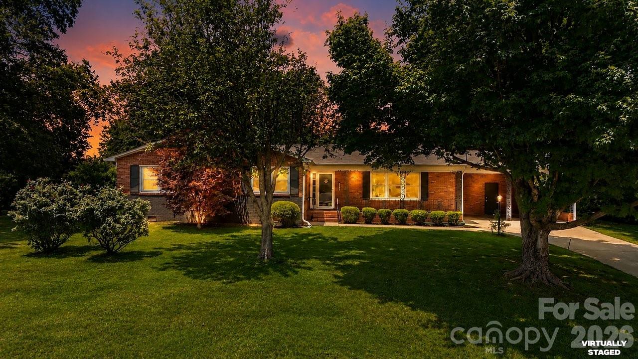 706 Hedrick Drive — Statesville