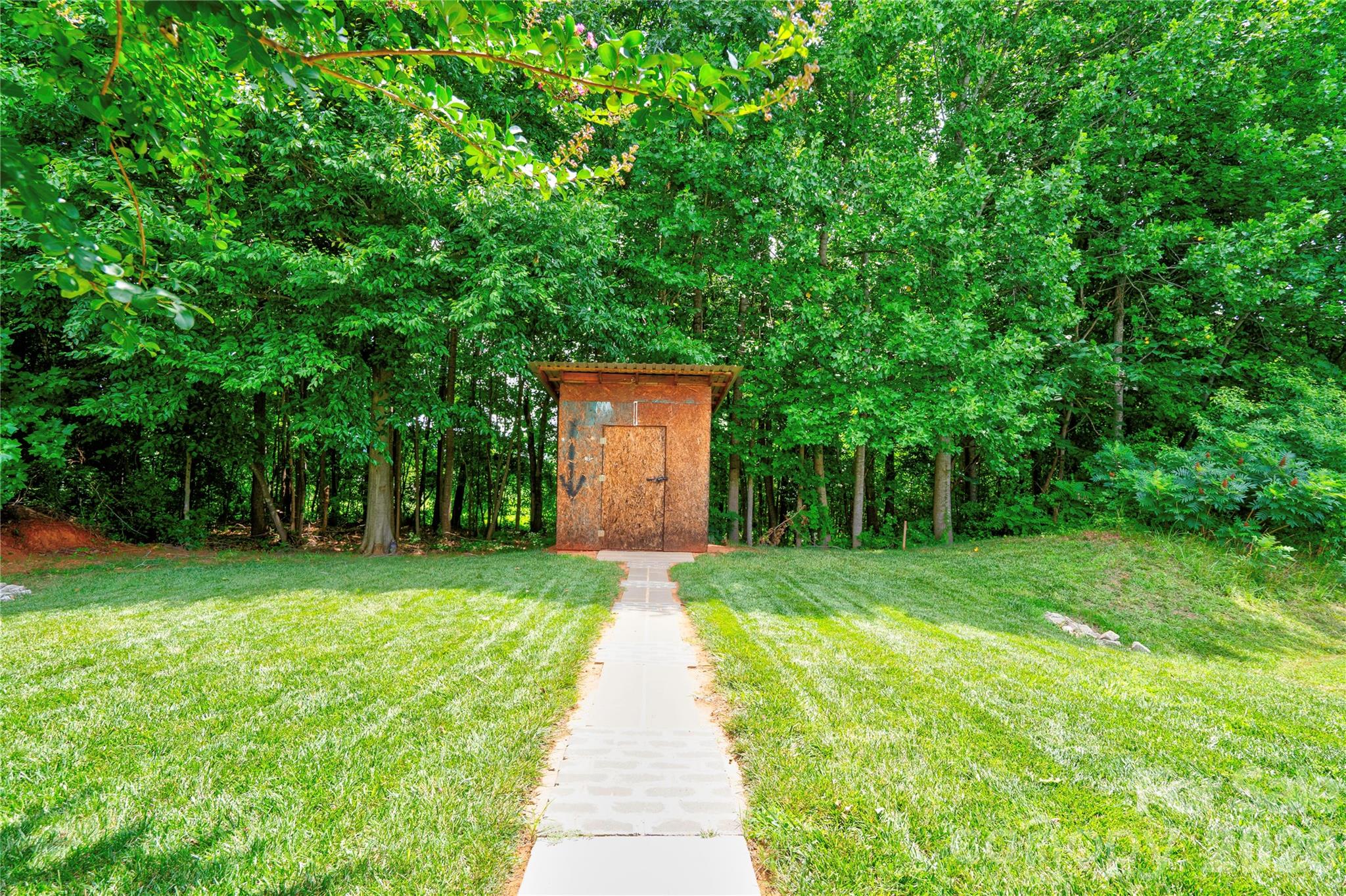 9336 Dewey Drive — Charlotte