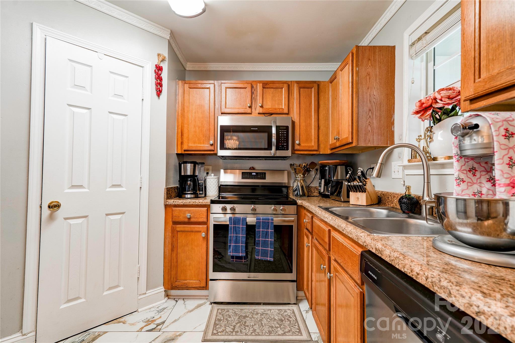 9336 Dewey Drive — Charlotte