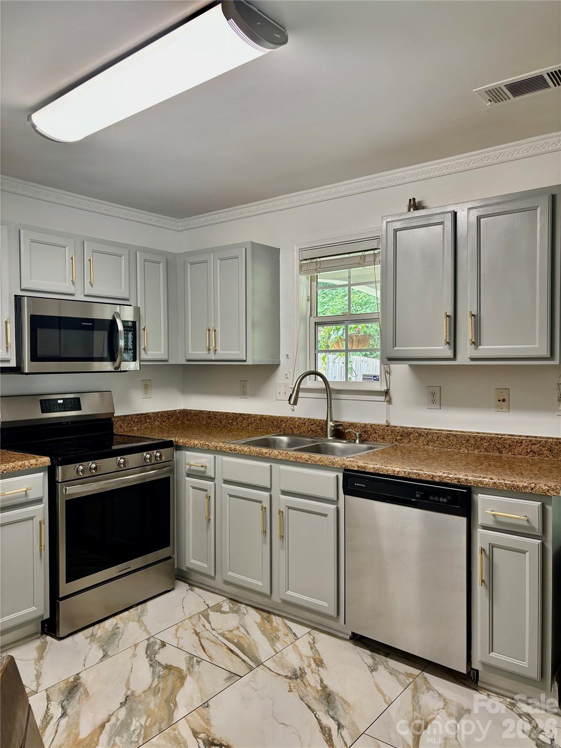 9336 Dewey Drive — Charlotte