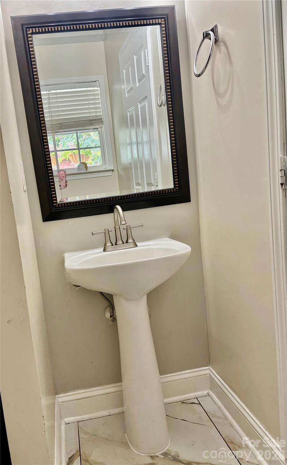 9336 Dewey Drive — Charlotte