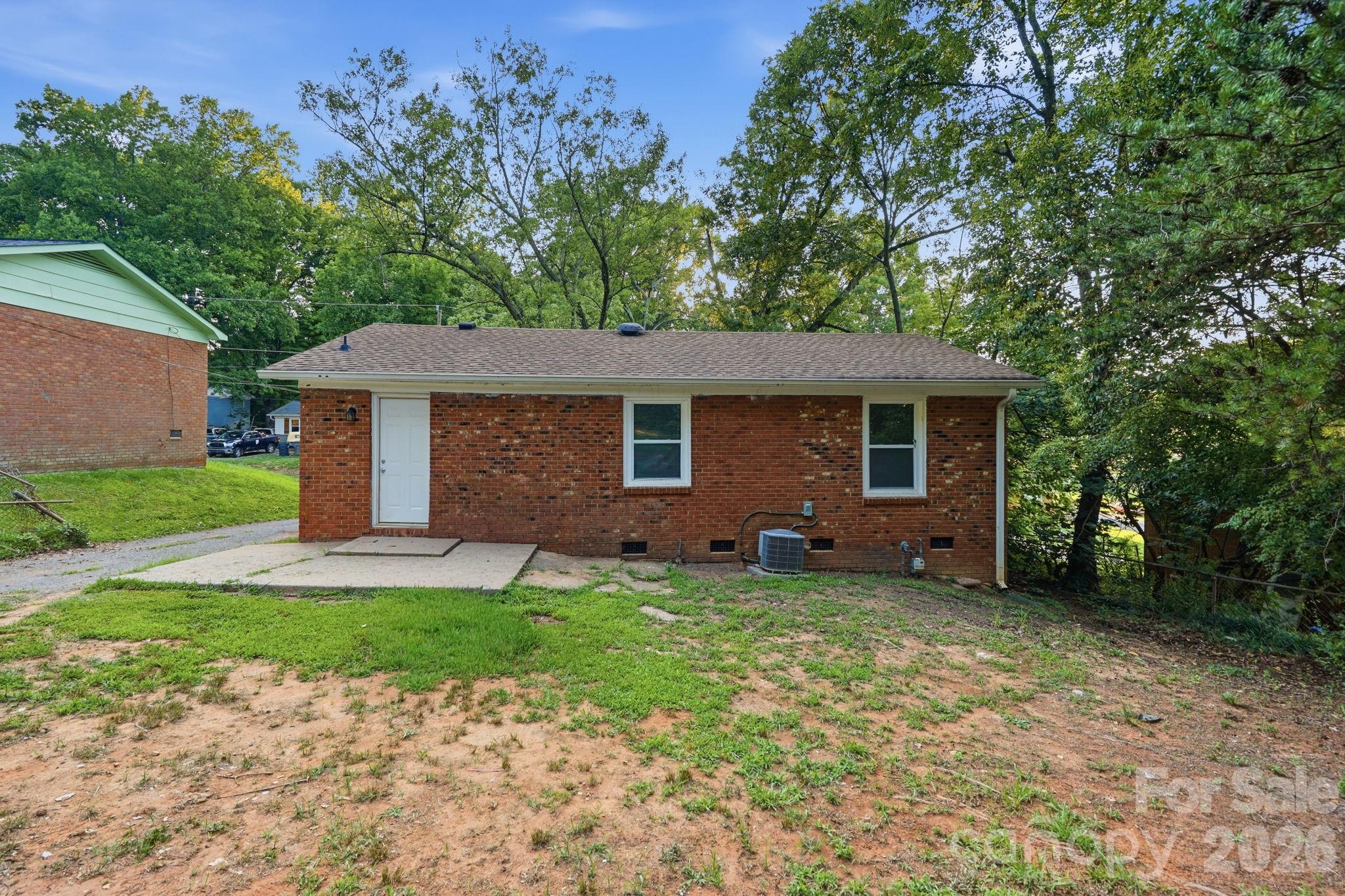 6805 Deanwood Place — Charlotte
