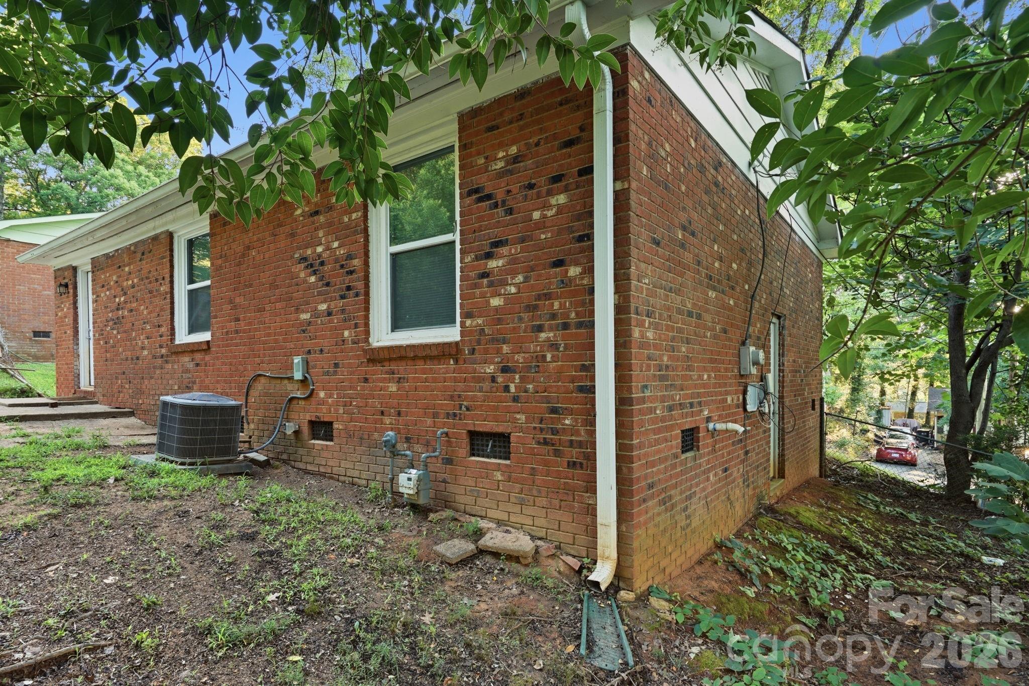 6805 Deanwood Place — Charlotte