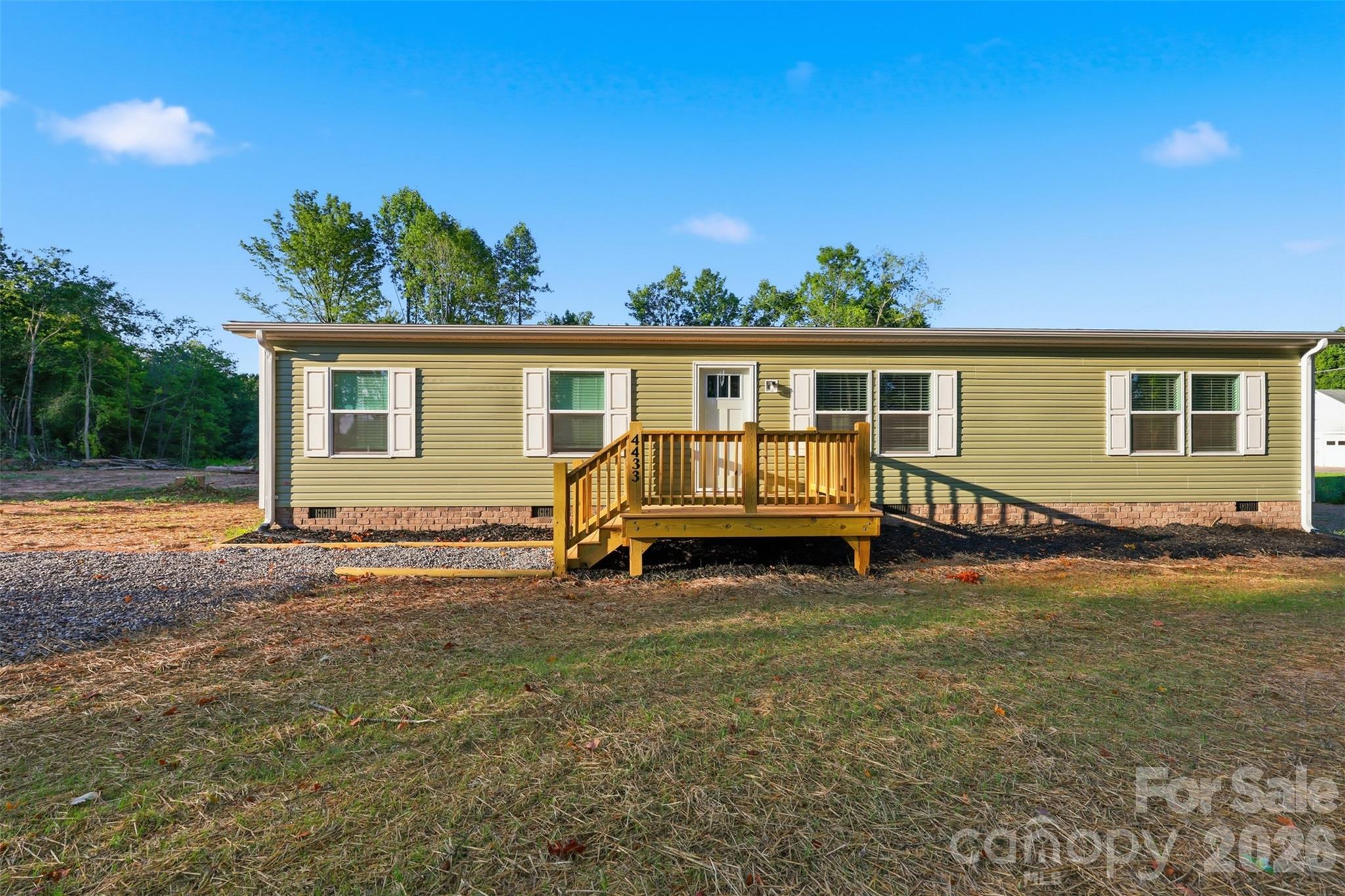 4433 Old US 421 Highway W — Yadkinville