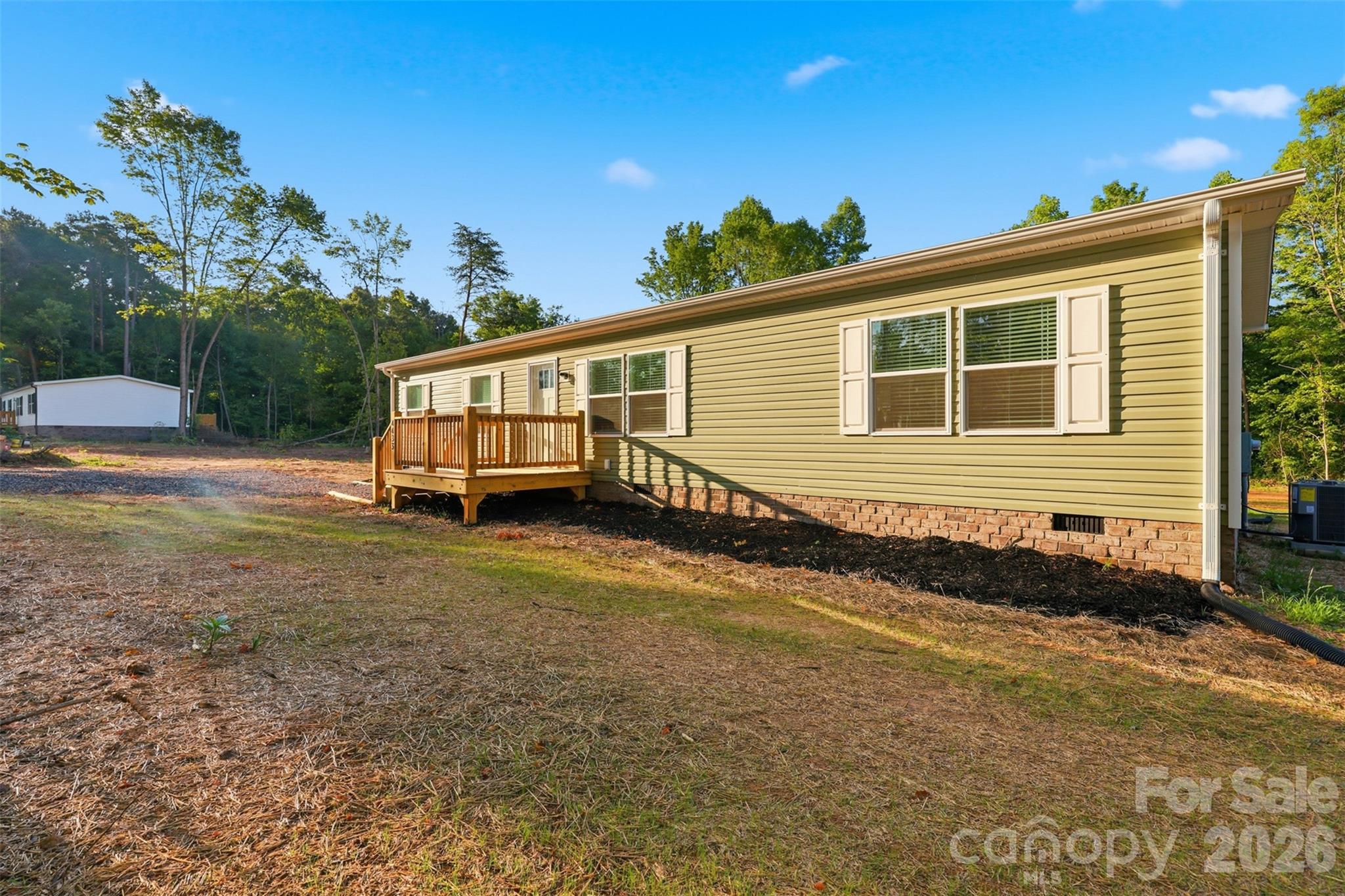 4433 Old US 421 Highway W — Yadkinville
