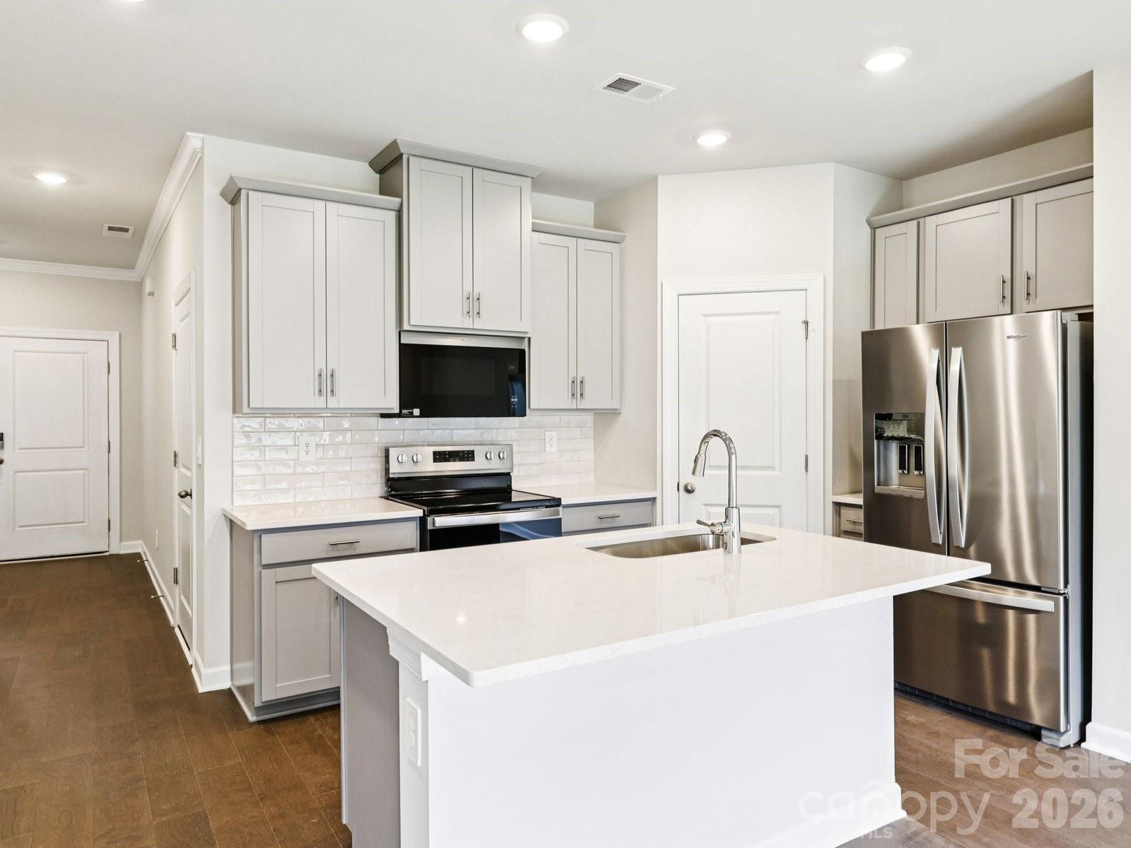 9020 Foggy Brook Loop — Charlotte