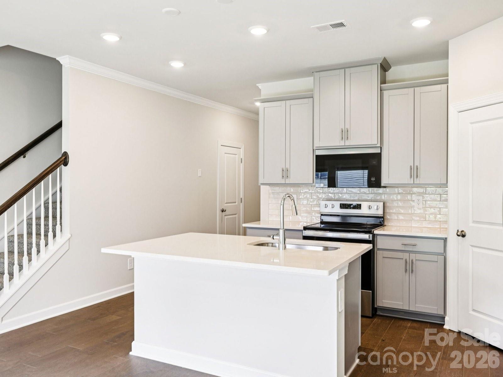 9020 Foggy Brook Loop — Charlotte