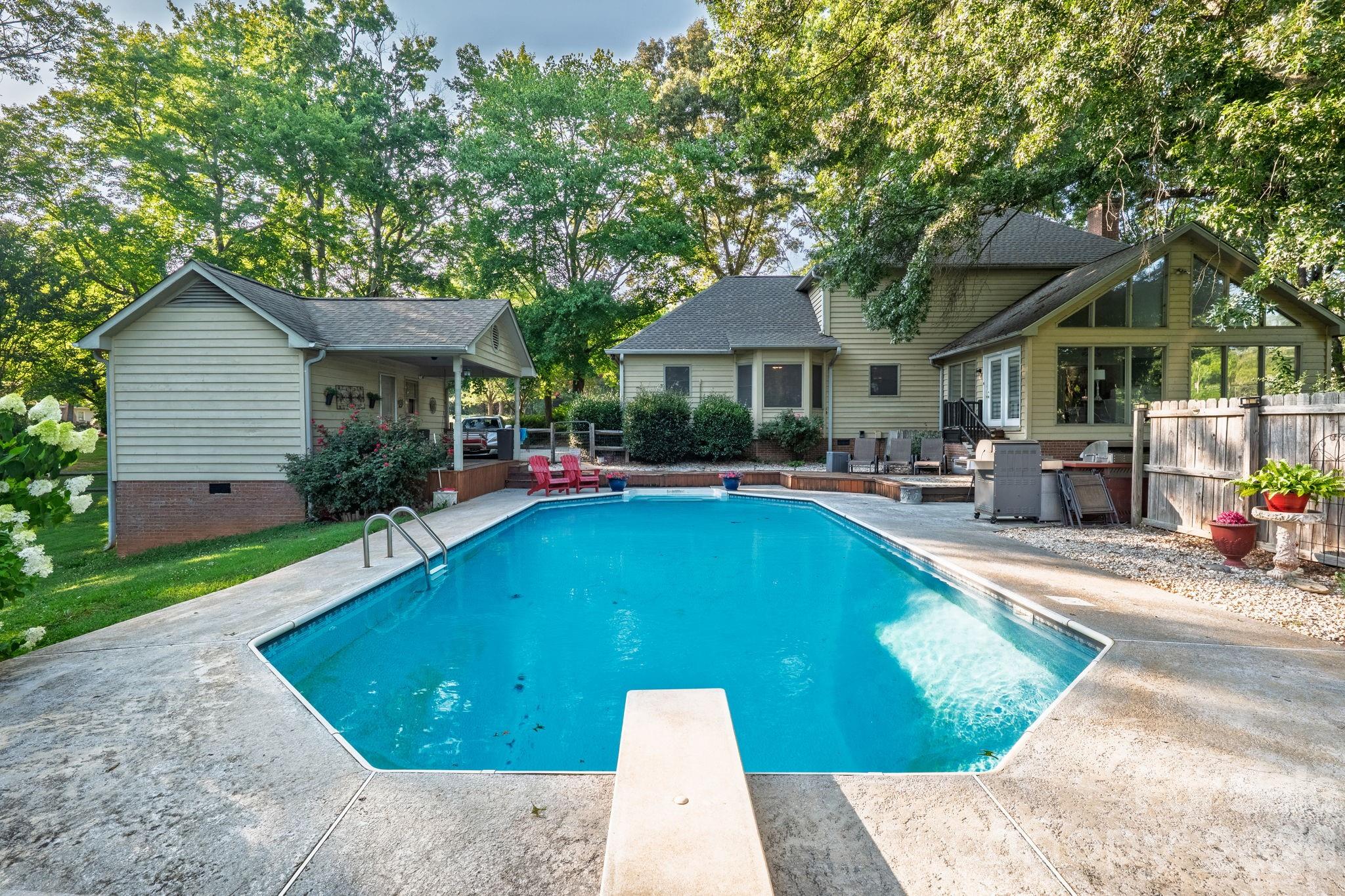 103 Chateau Drive — Gastonia