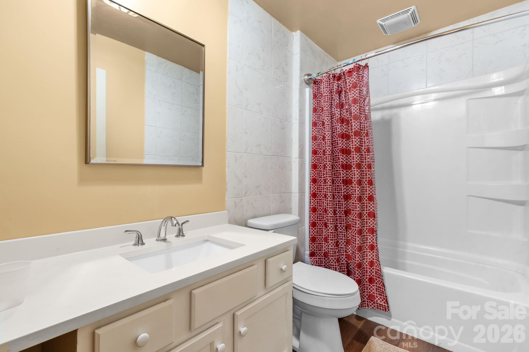 828 Manchester Street SW — Lenoir