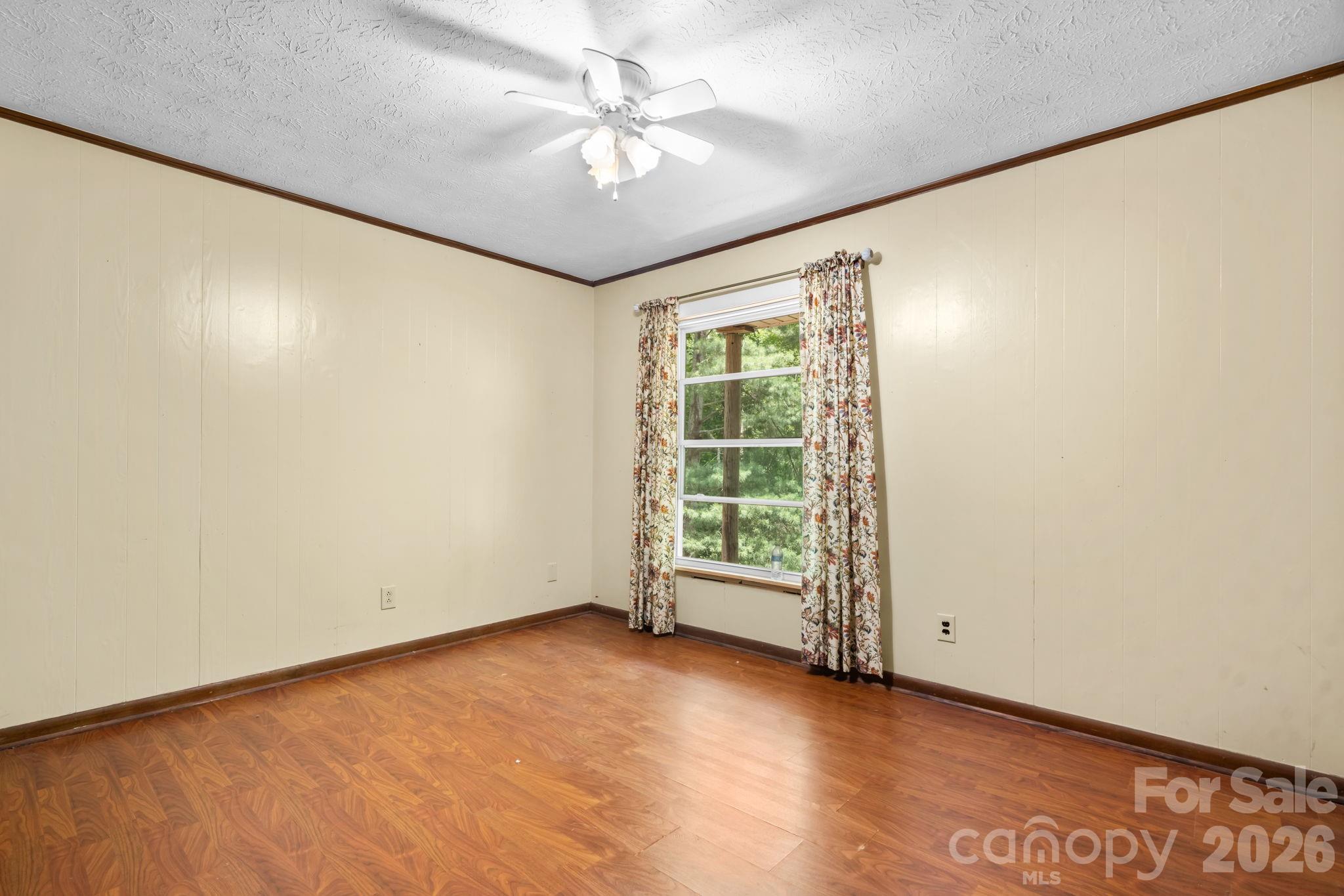 828 Manchester Street SW — Lenoir