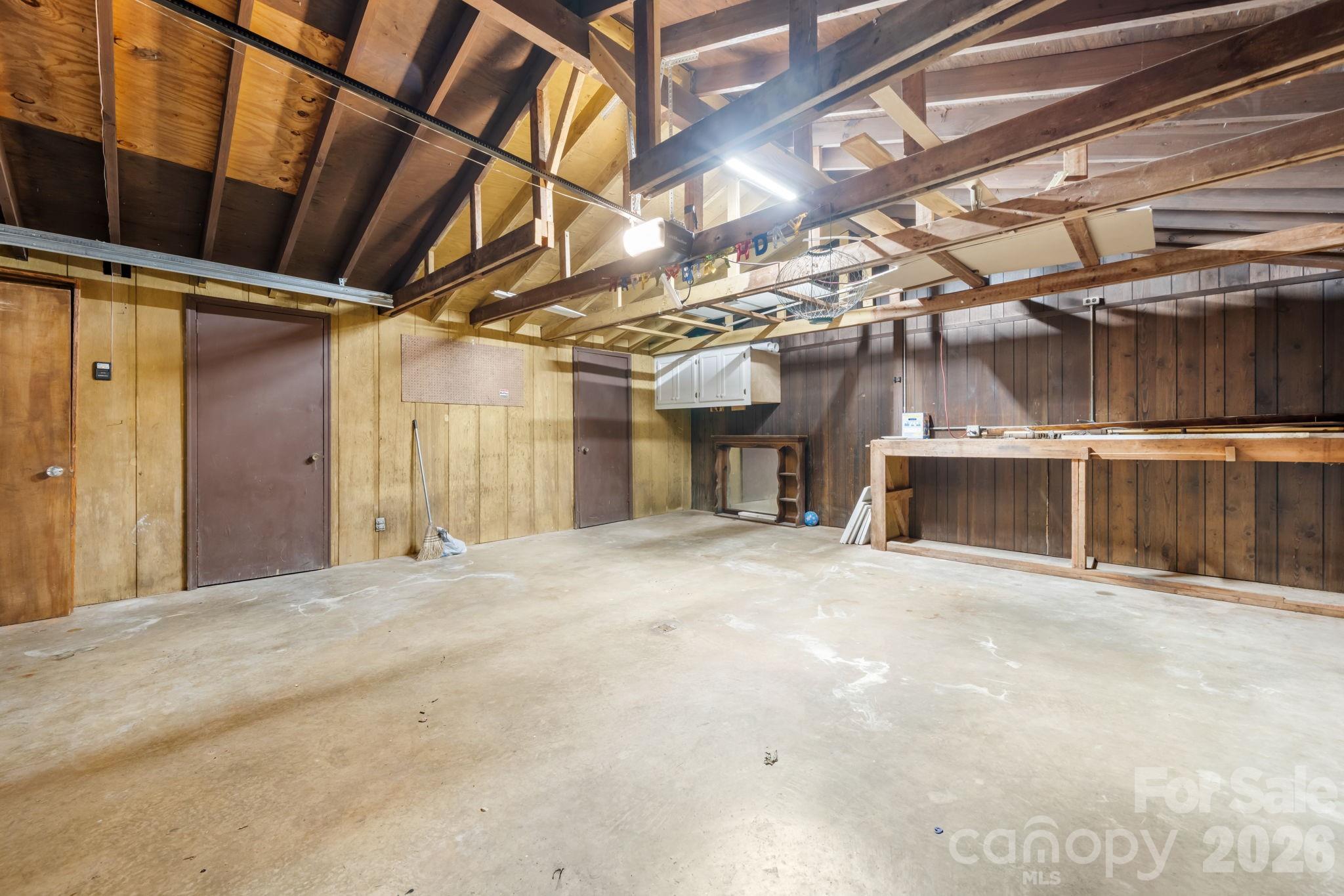 828 Manchester Street SW — Lenoir