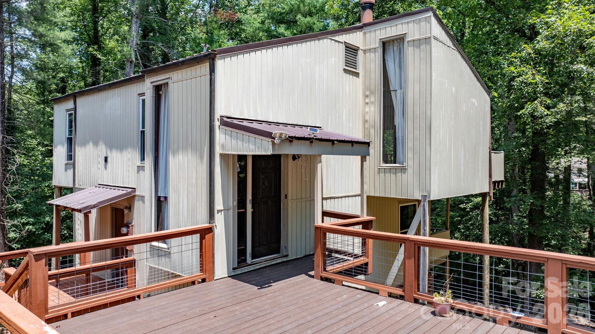 828 Manchester Street SW — Lenoir