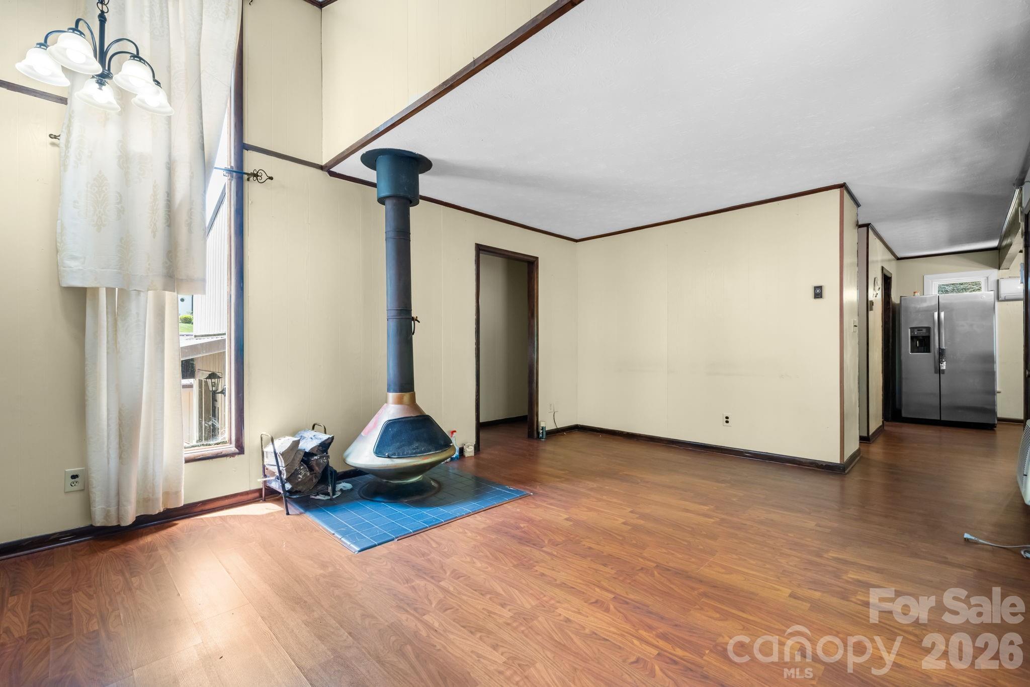 828 Manchester Street SW — Lenoir