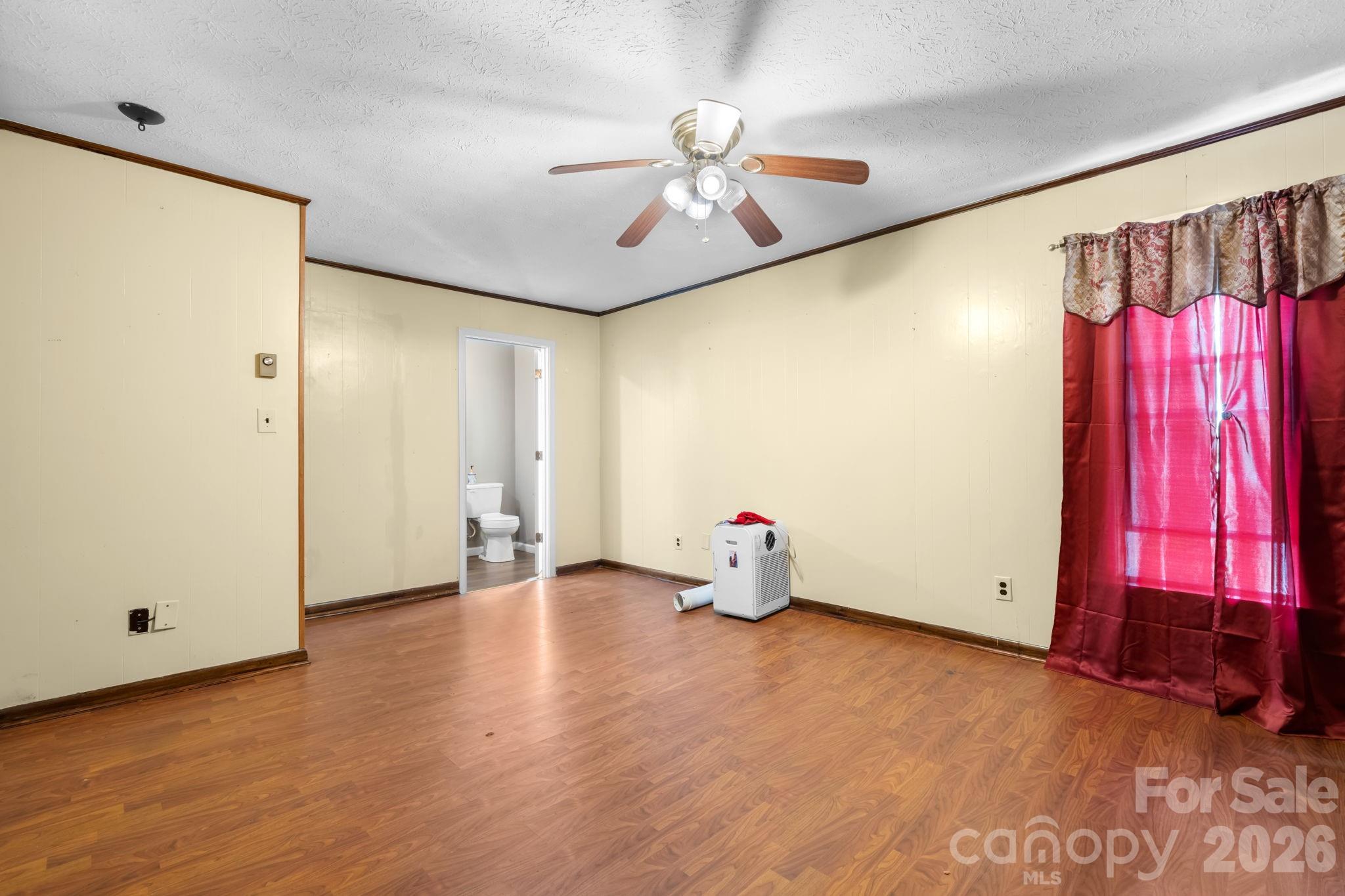 828 Manchester Street SW — Lenoir
