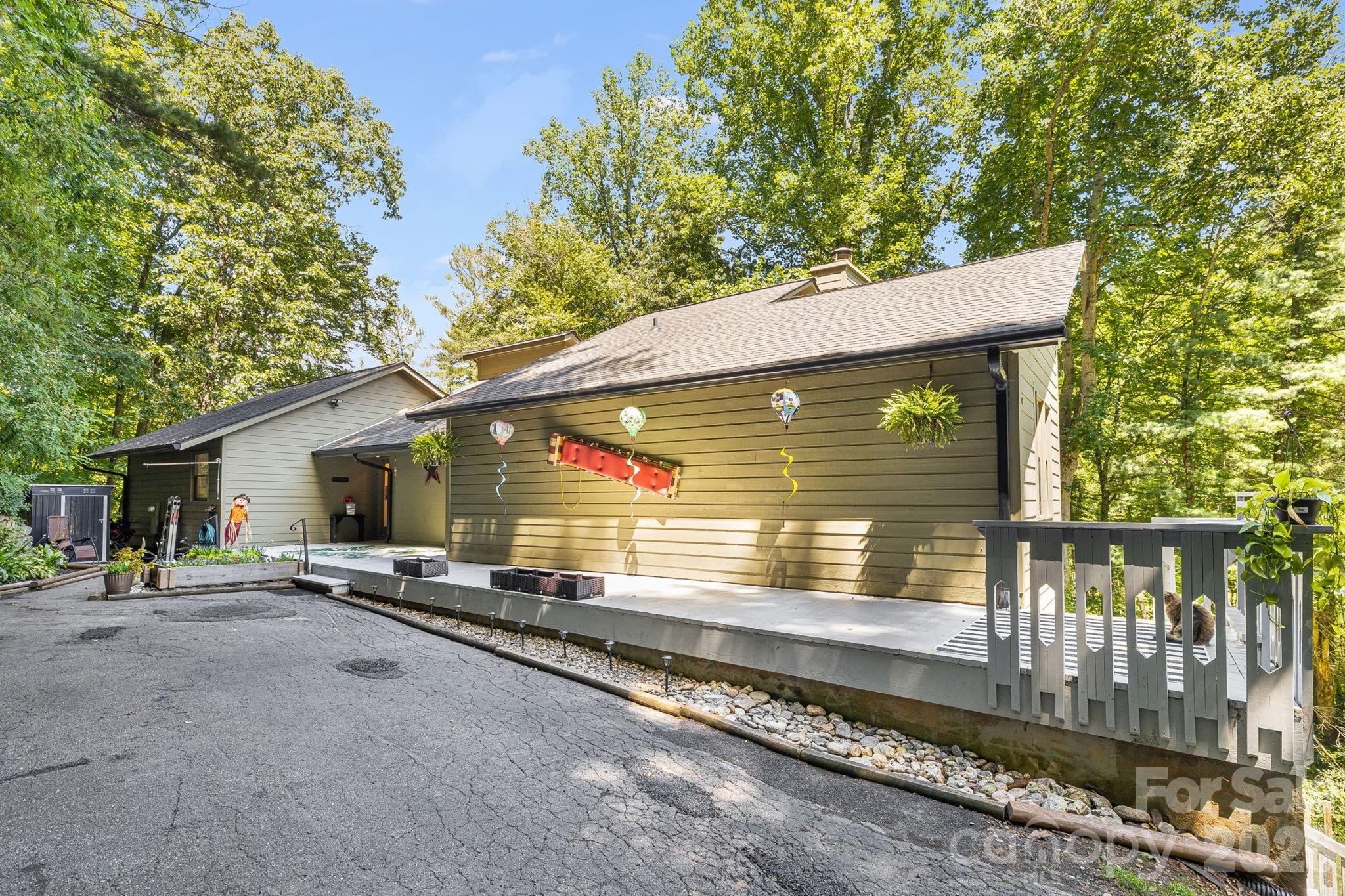 64 Big Spruce Lane — Waynesville