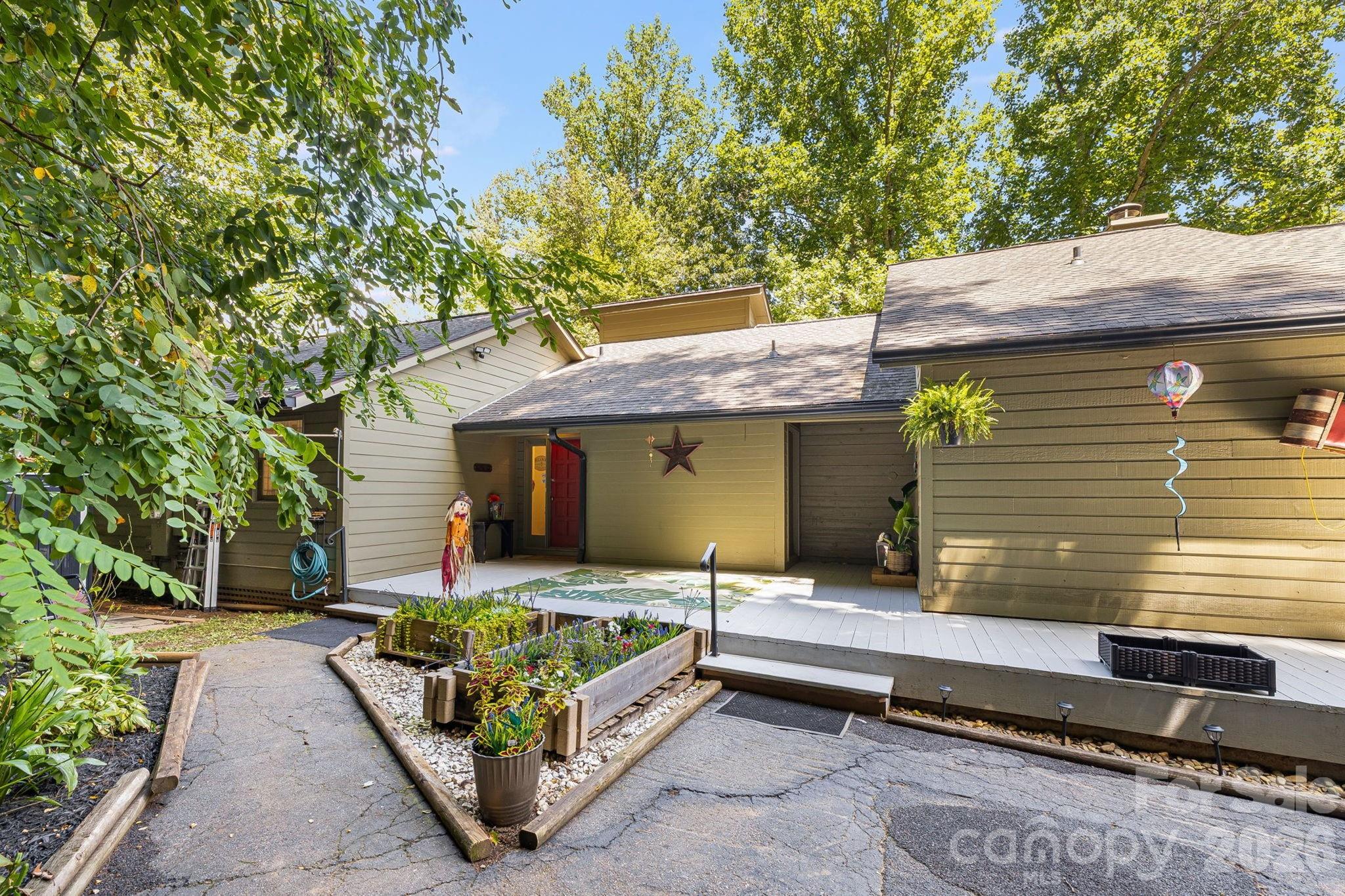 64 Big Spruce Lane — Waynesville
