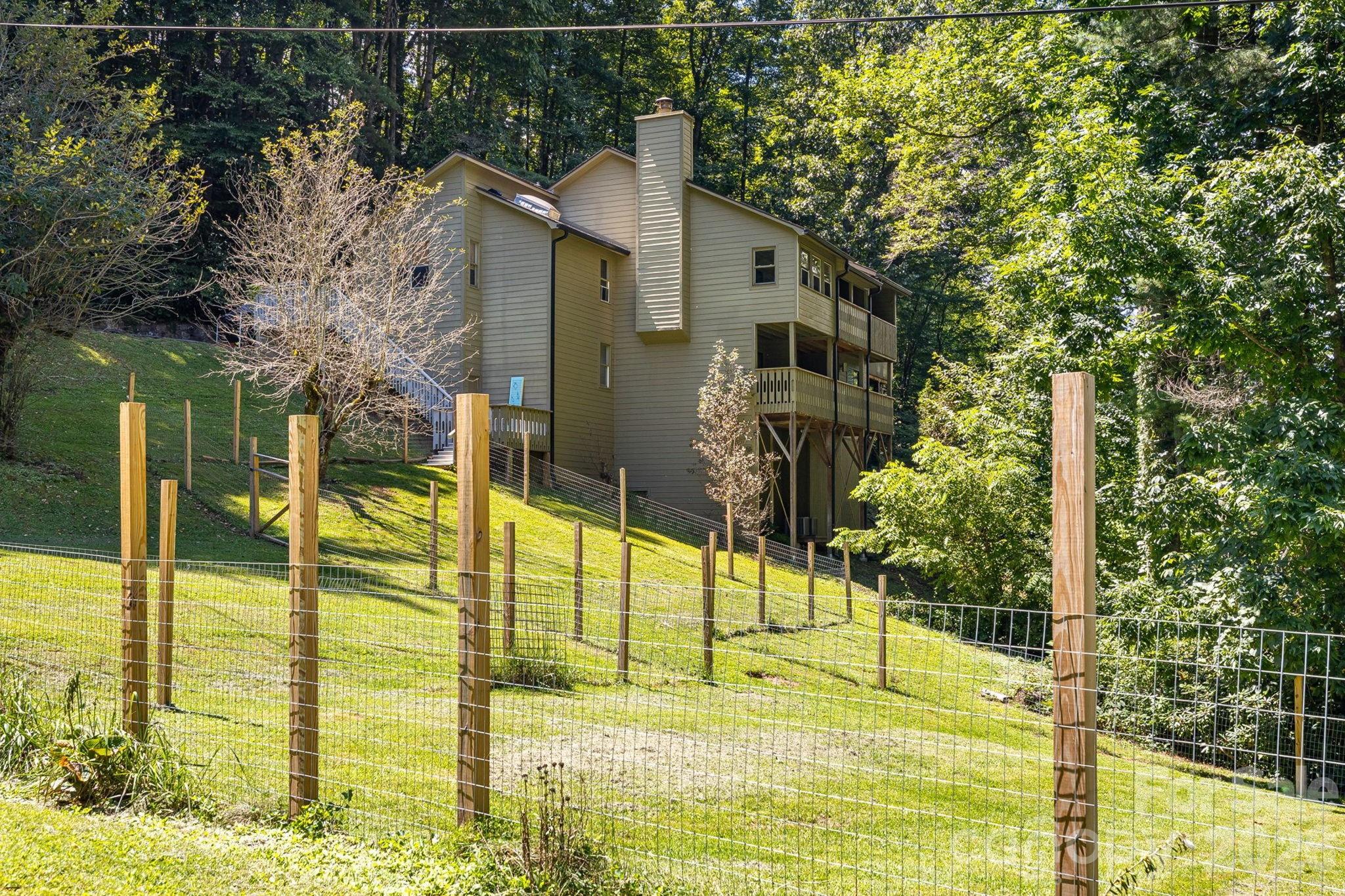 64 Big Spruce Lane — Waynesville