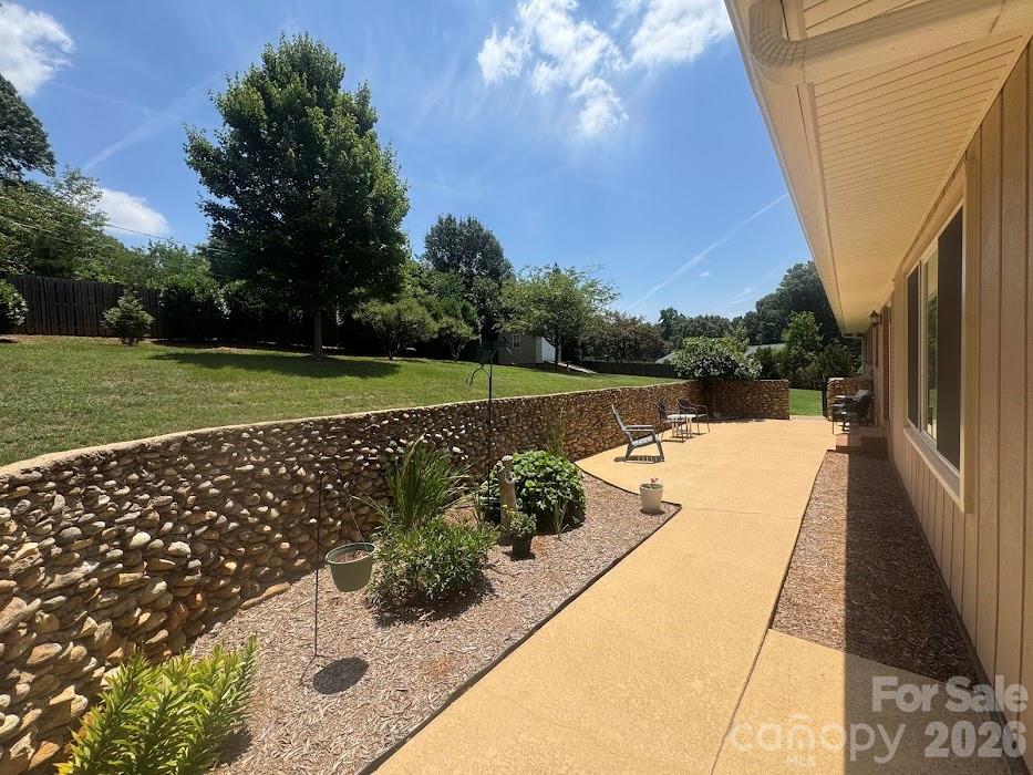 9050 Miriam Drive — Huntersville