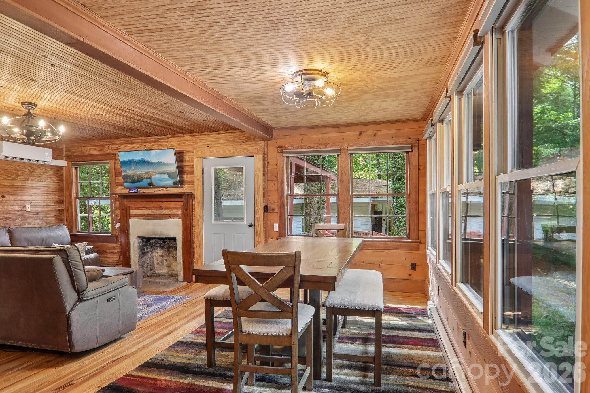 61 Bo Diddly Lane — Cedar Mountain