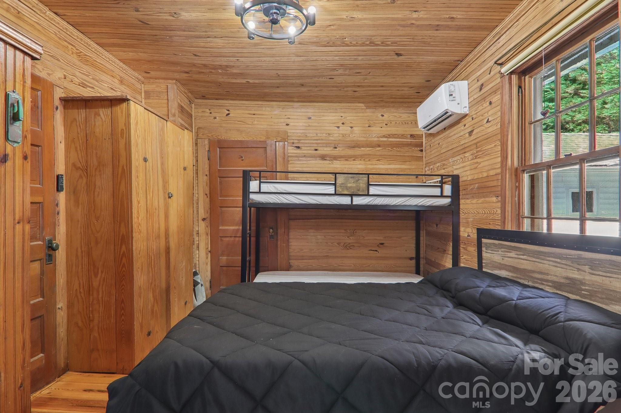 61 Bo Diddly Lane — Cedar Mountain