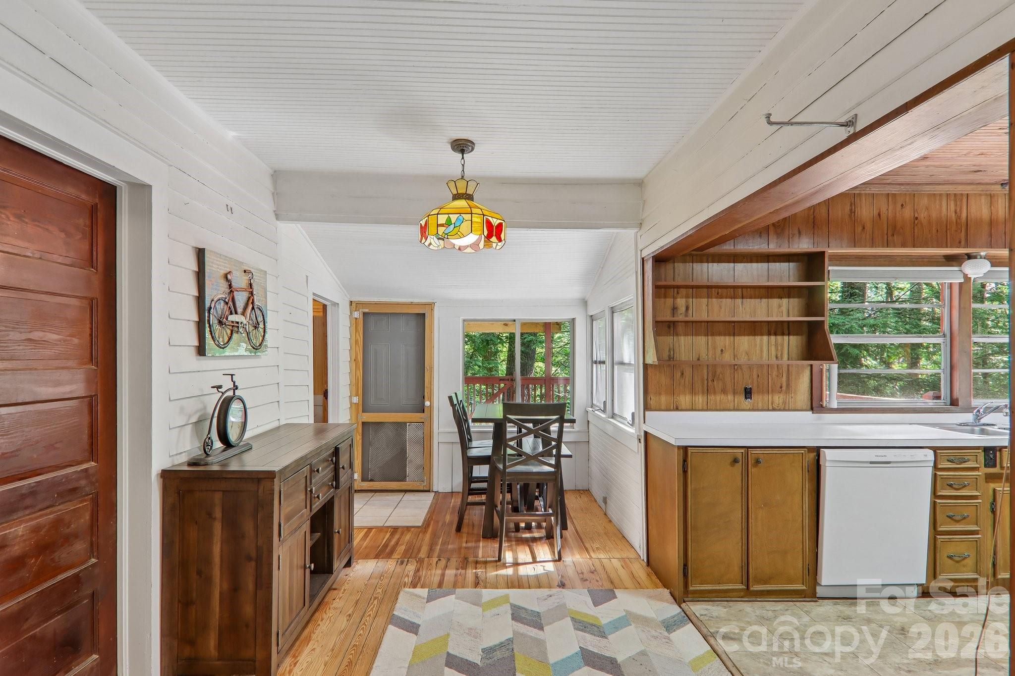 61 Bo Diddly Lane — Cedar Mountain
