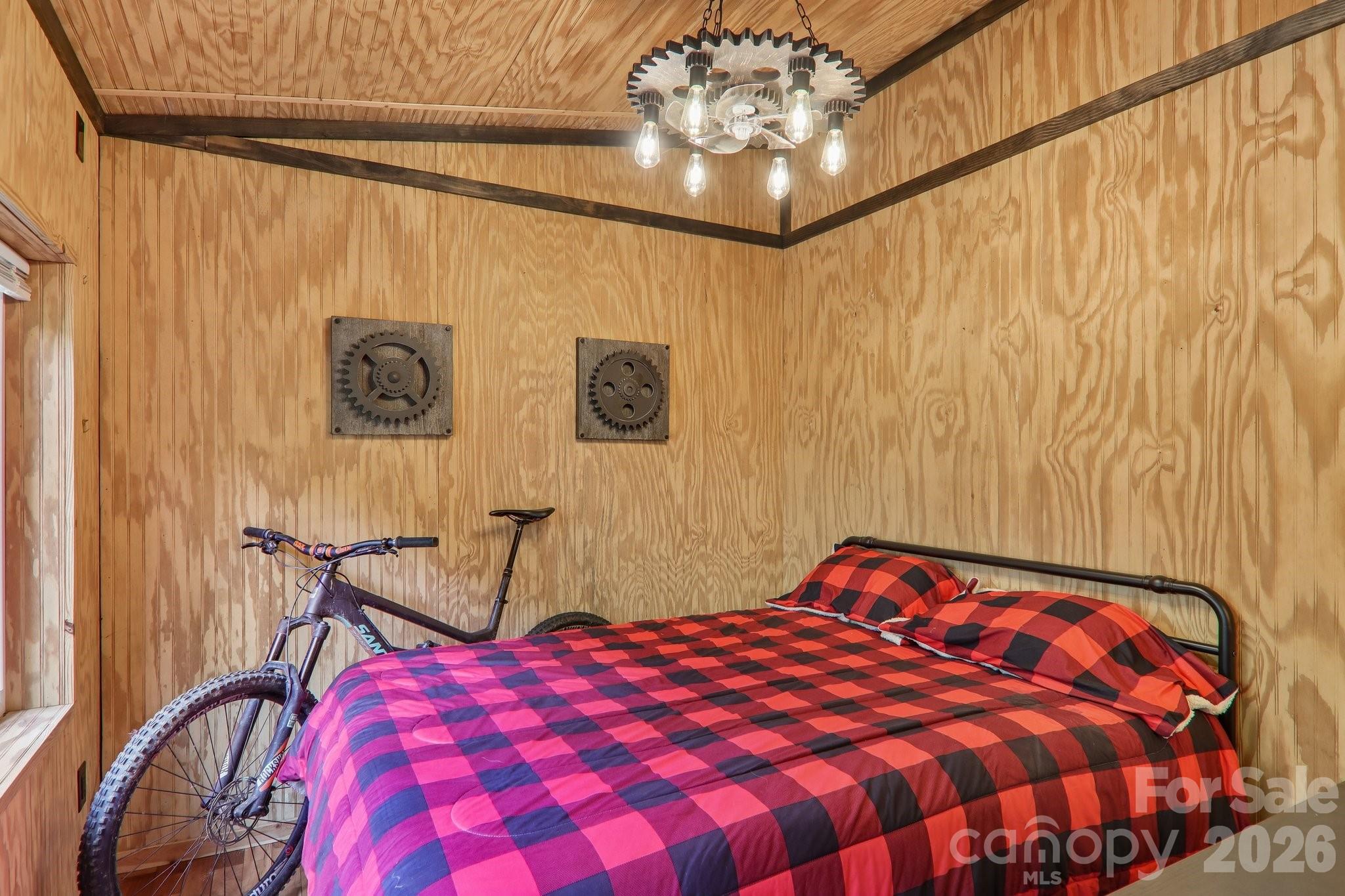 61 Bo Diddly Lane — Cedar Mountain