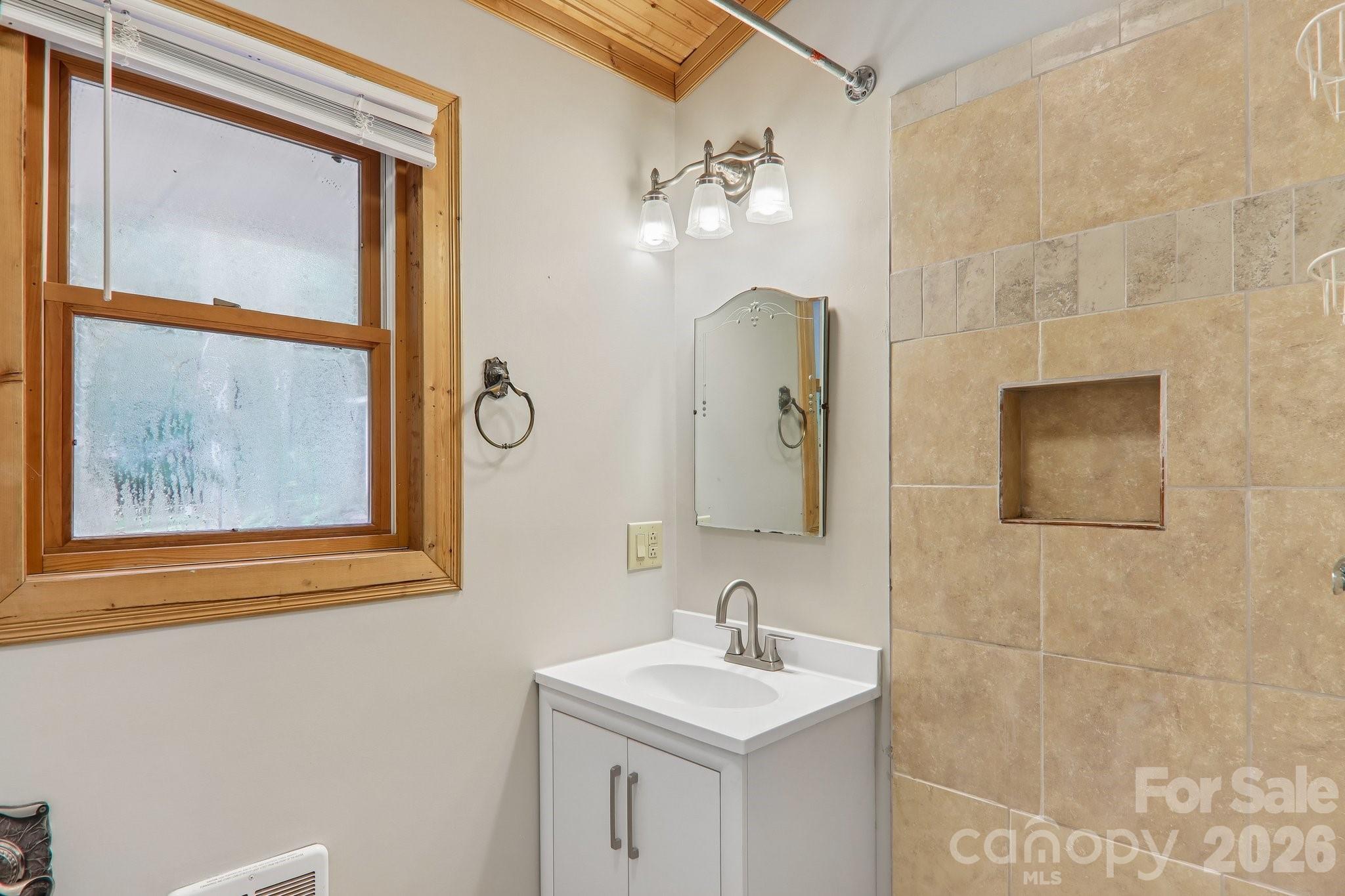 61 Bo Diddly Lane — Cedar Mountain