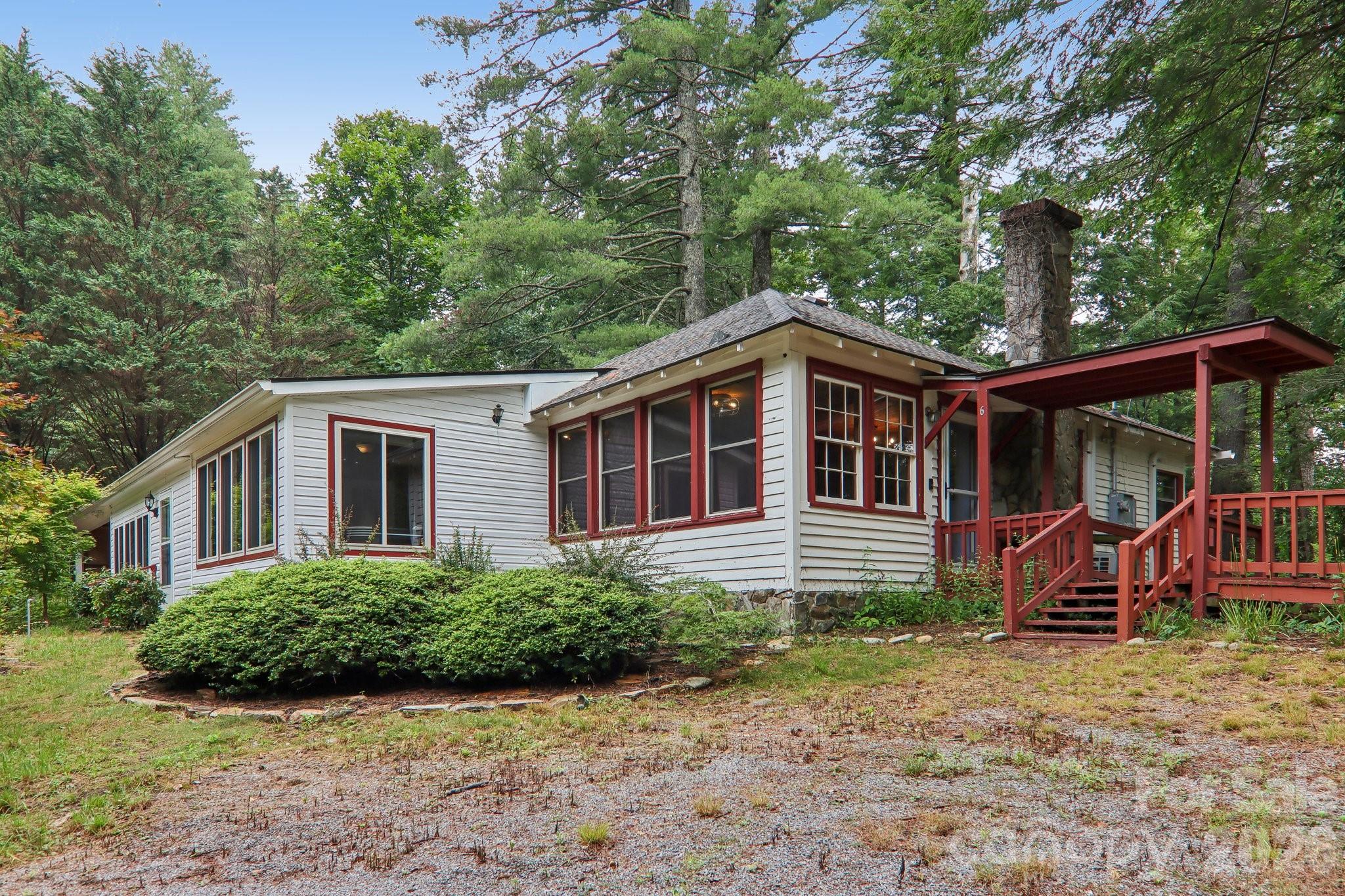 61 Bo Diddly Lane — Cedar Mountain