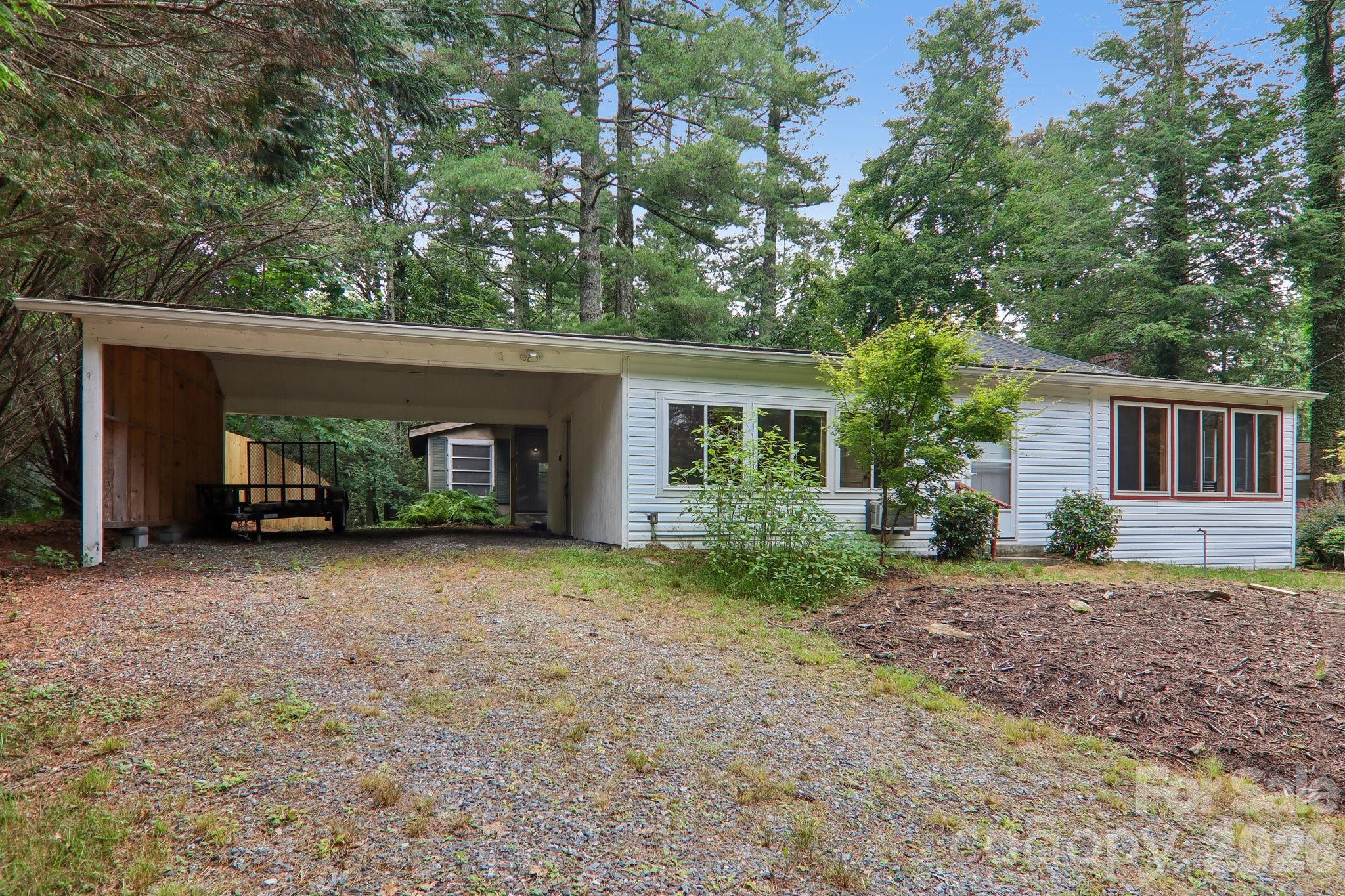 61 Bo Diddly Lane — Cedar Mountain