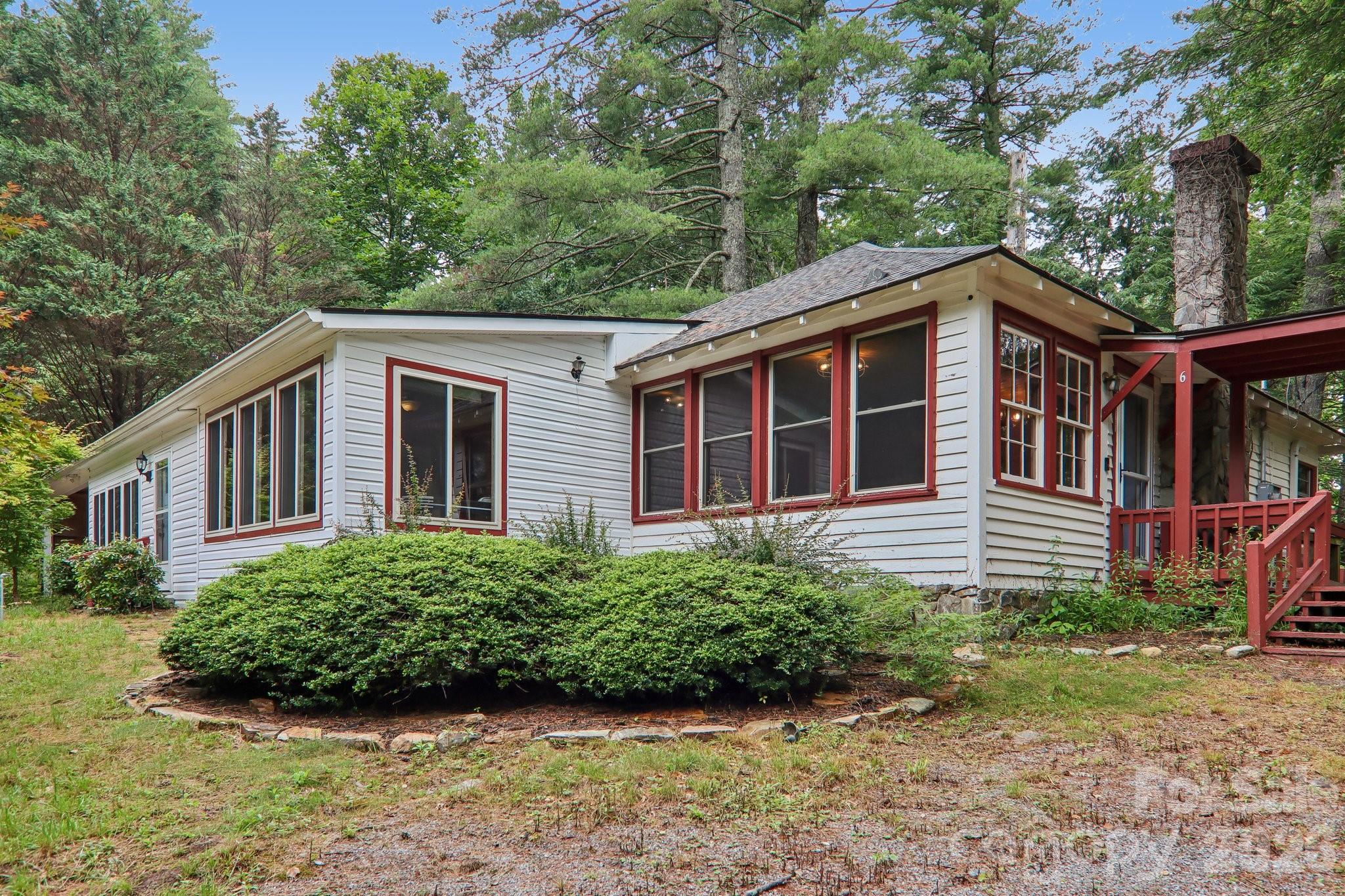 61 Bo Diddly Lane — Cedar Mountain