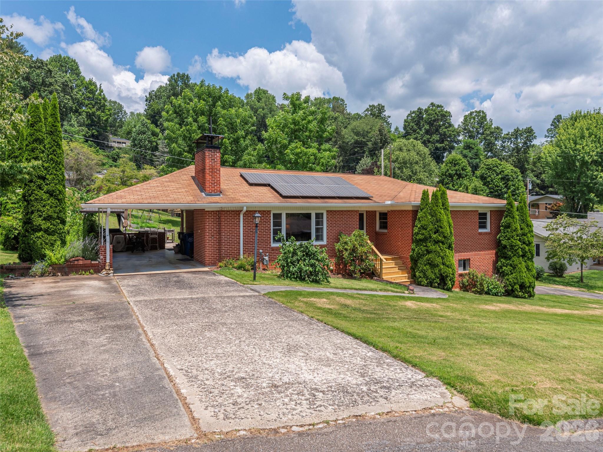 46 Flint Street — Waynesville