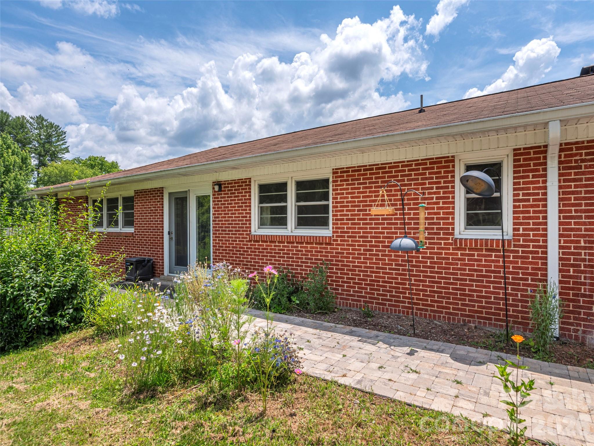 46 Flint Street — Waynesville
