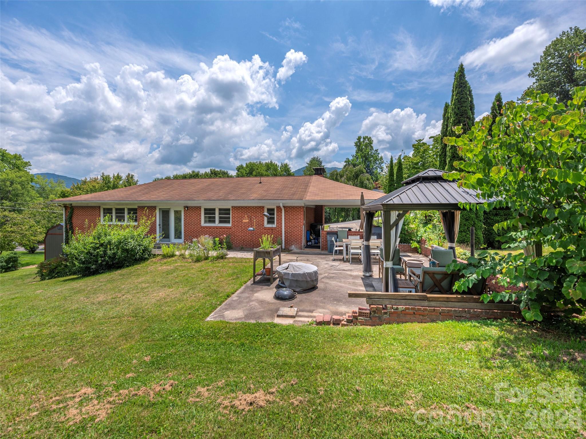 46 Flint Street — Waynesville