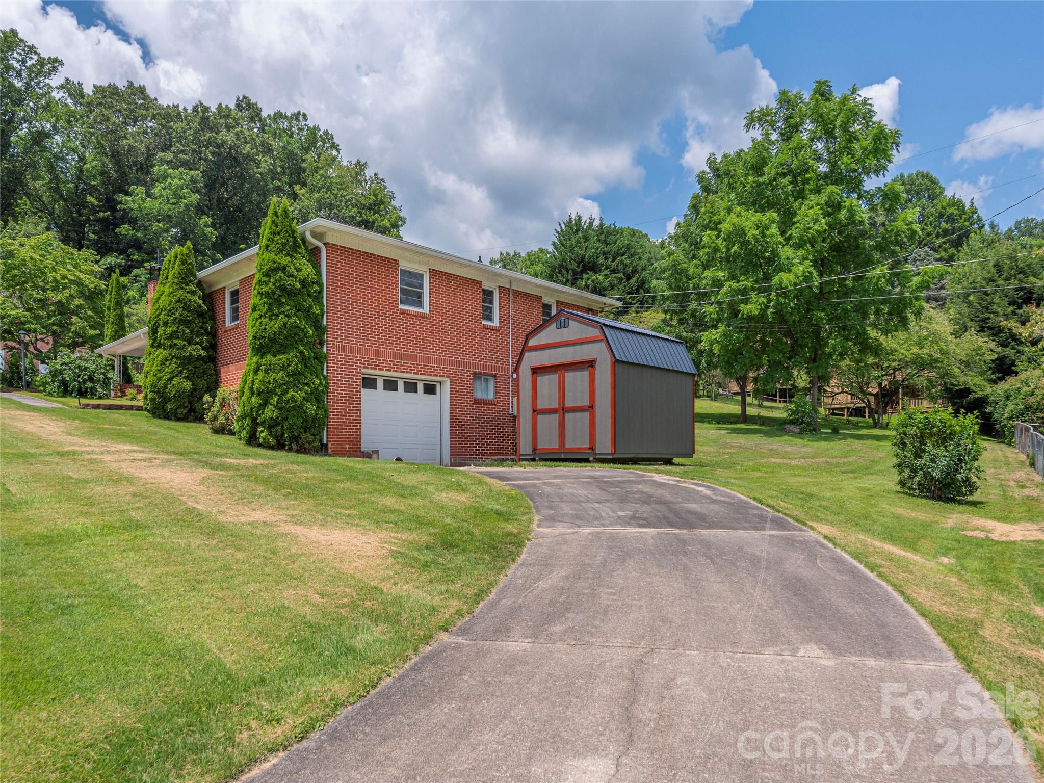 46 Flint Street — Waynesville