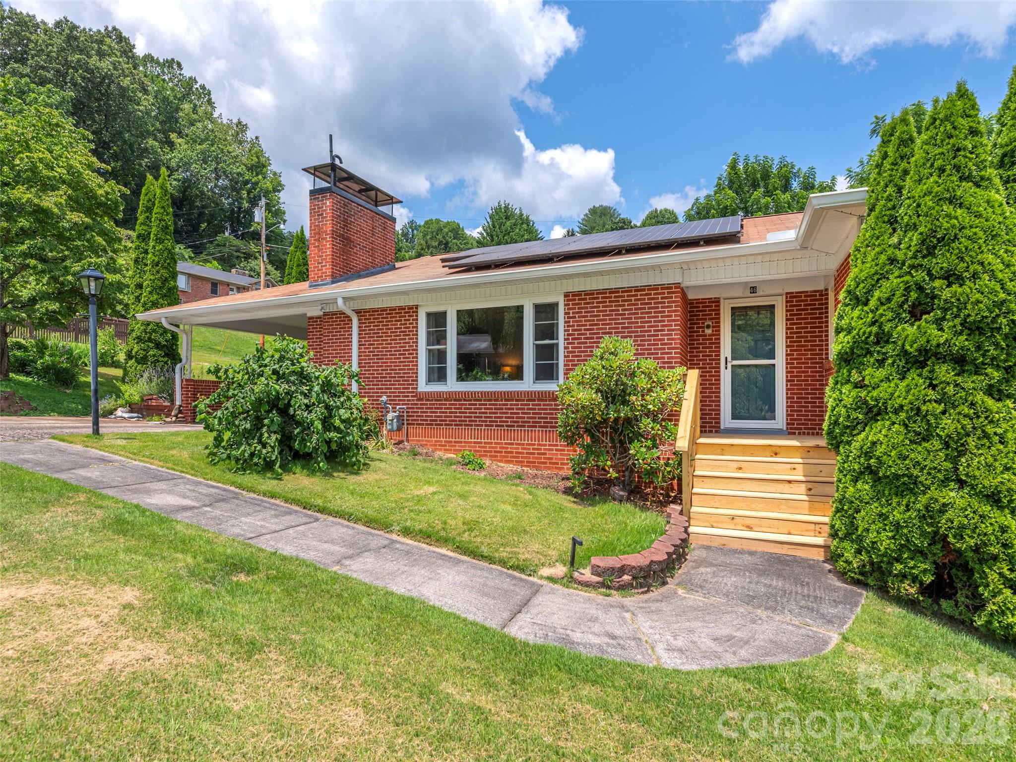 46 Flint Street — Waynesville