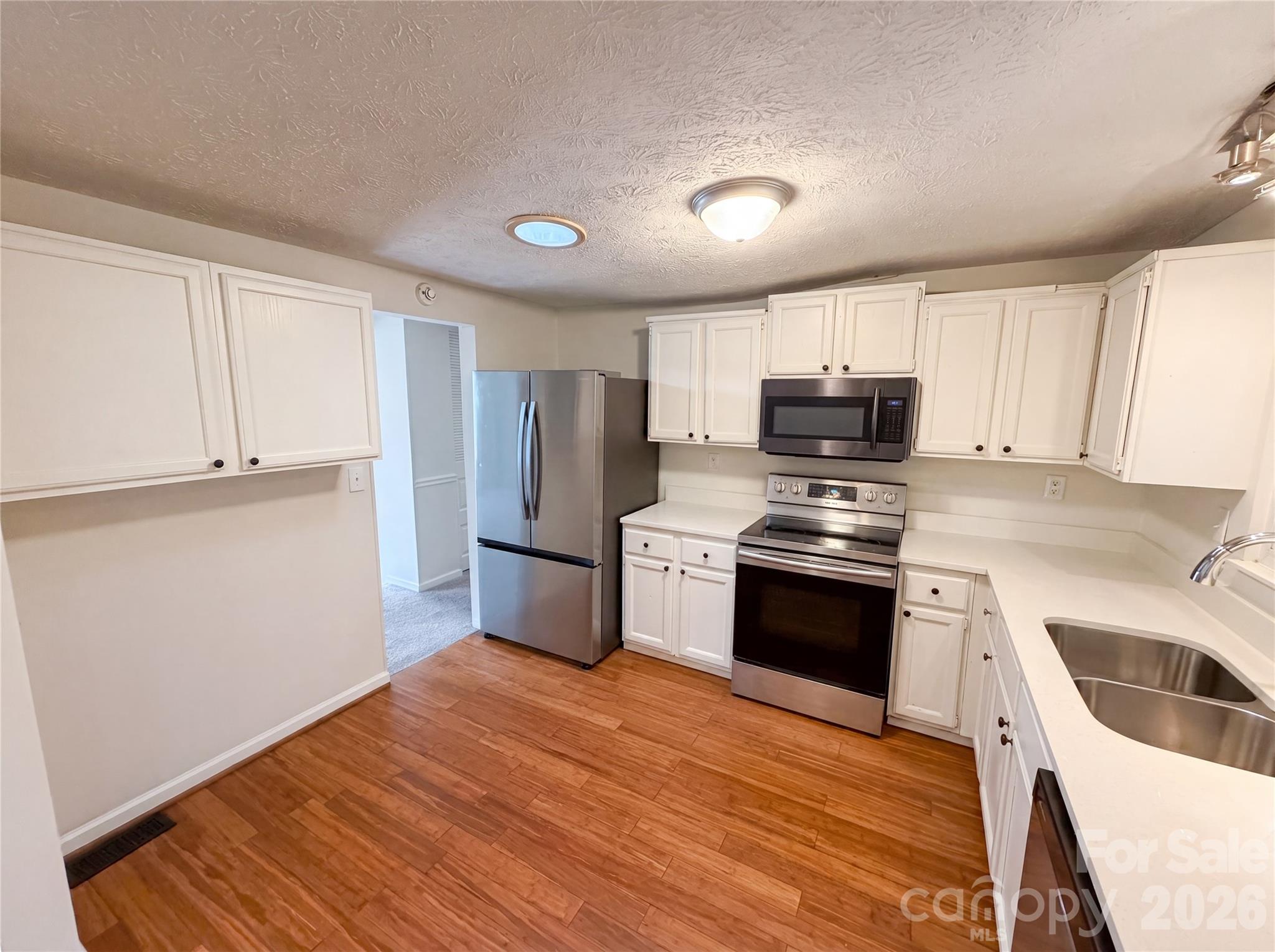 7827 Mallen Drive — Charlotte