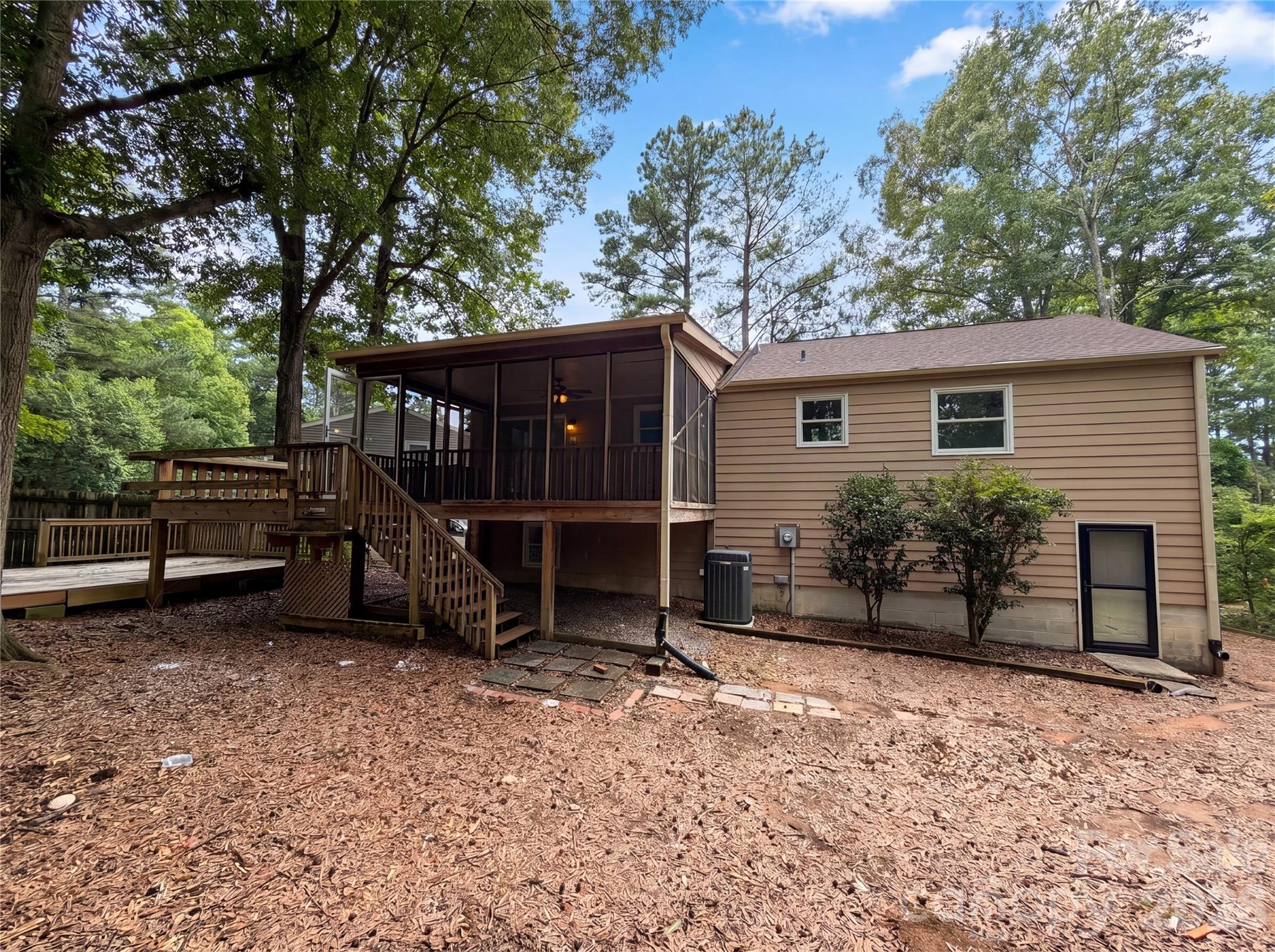 7827 Mallen Drive — Charlotte