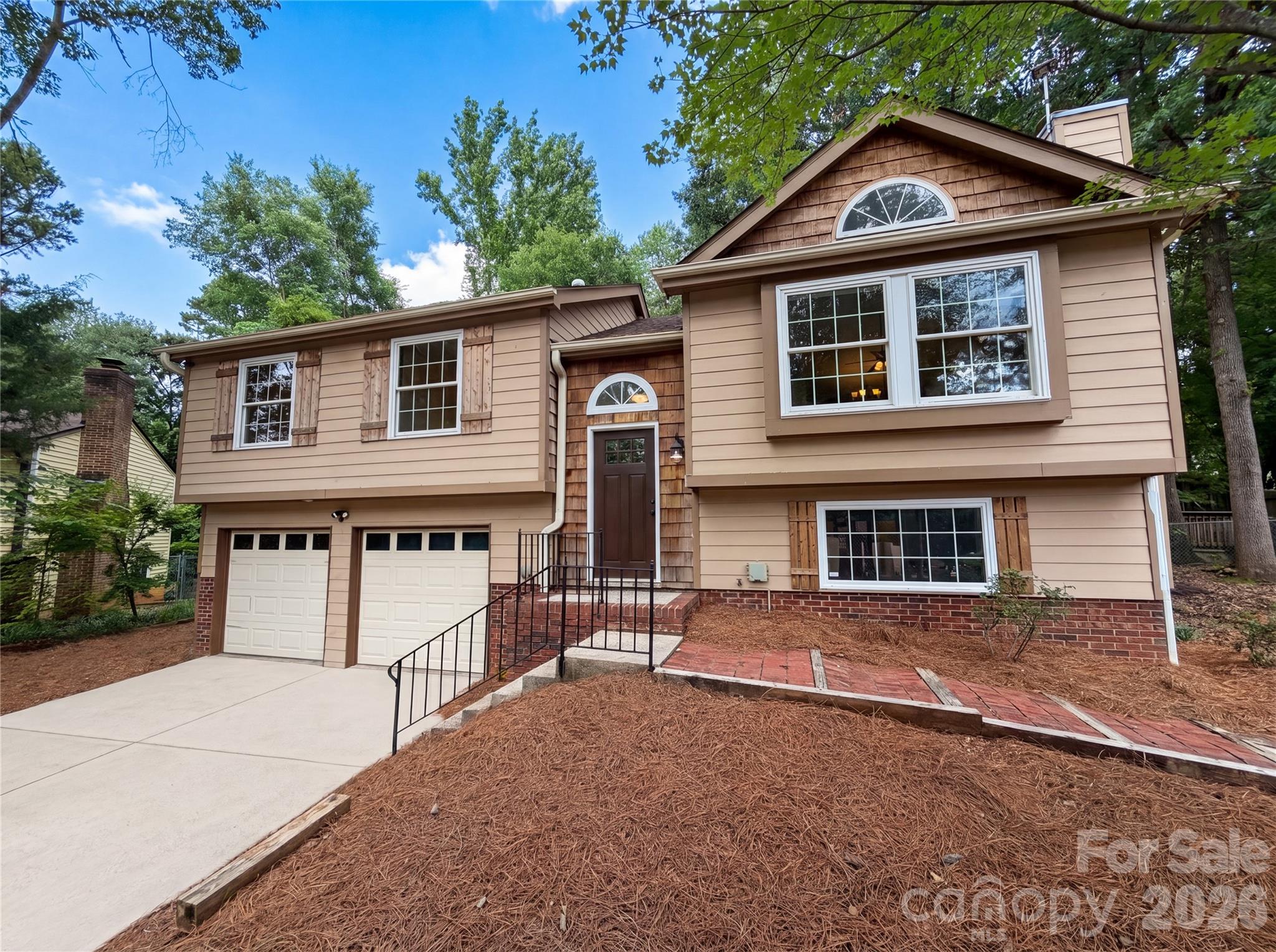 7827 Mallen Drive — Charlotte