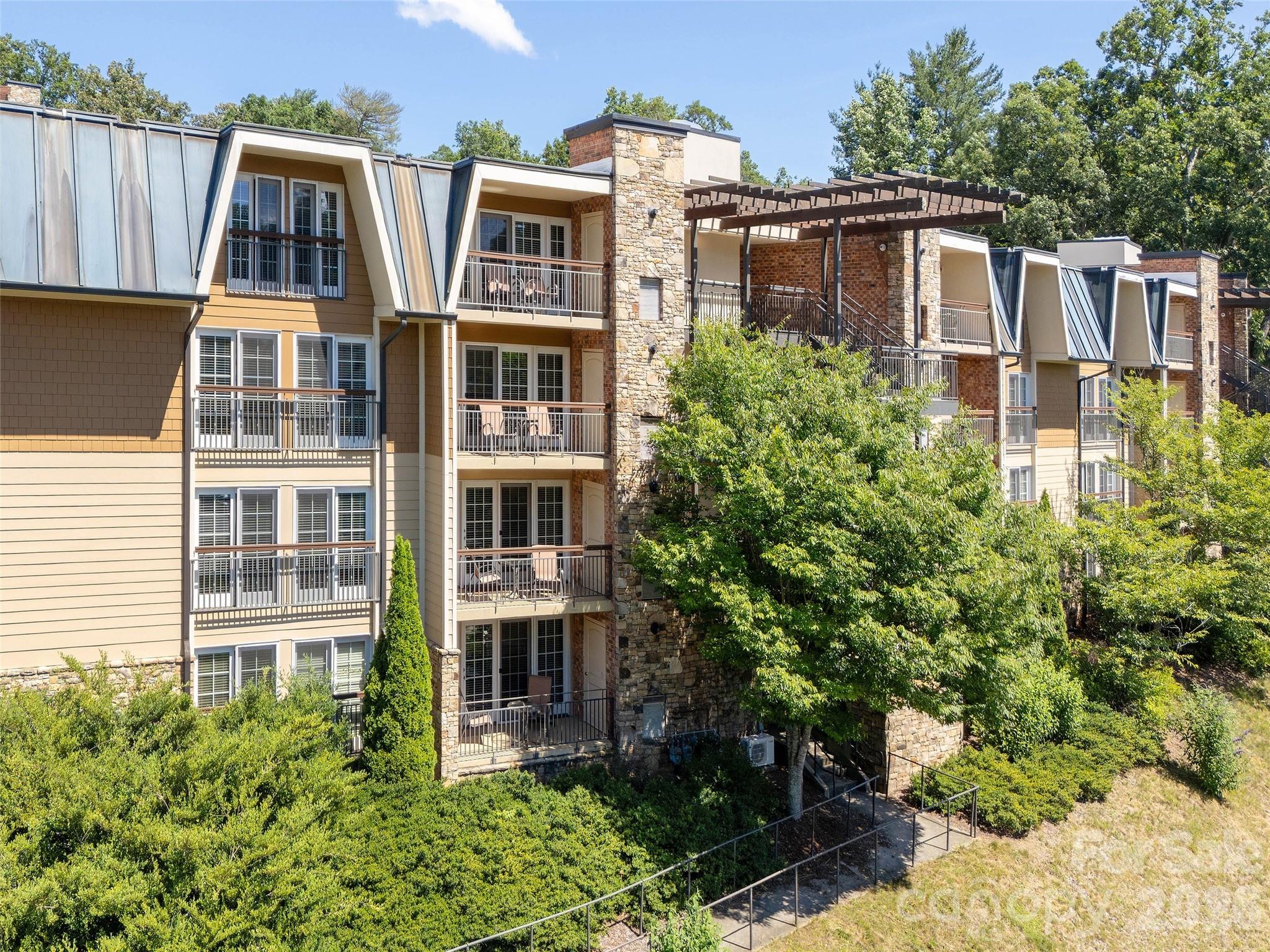 208 Bowling Park Road #208 — Asheville