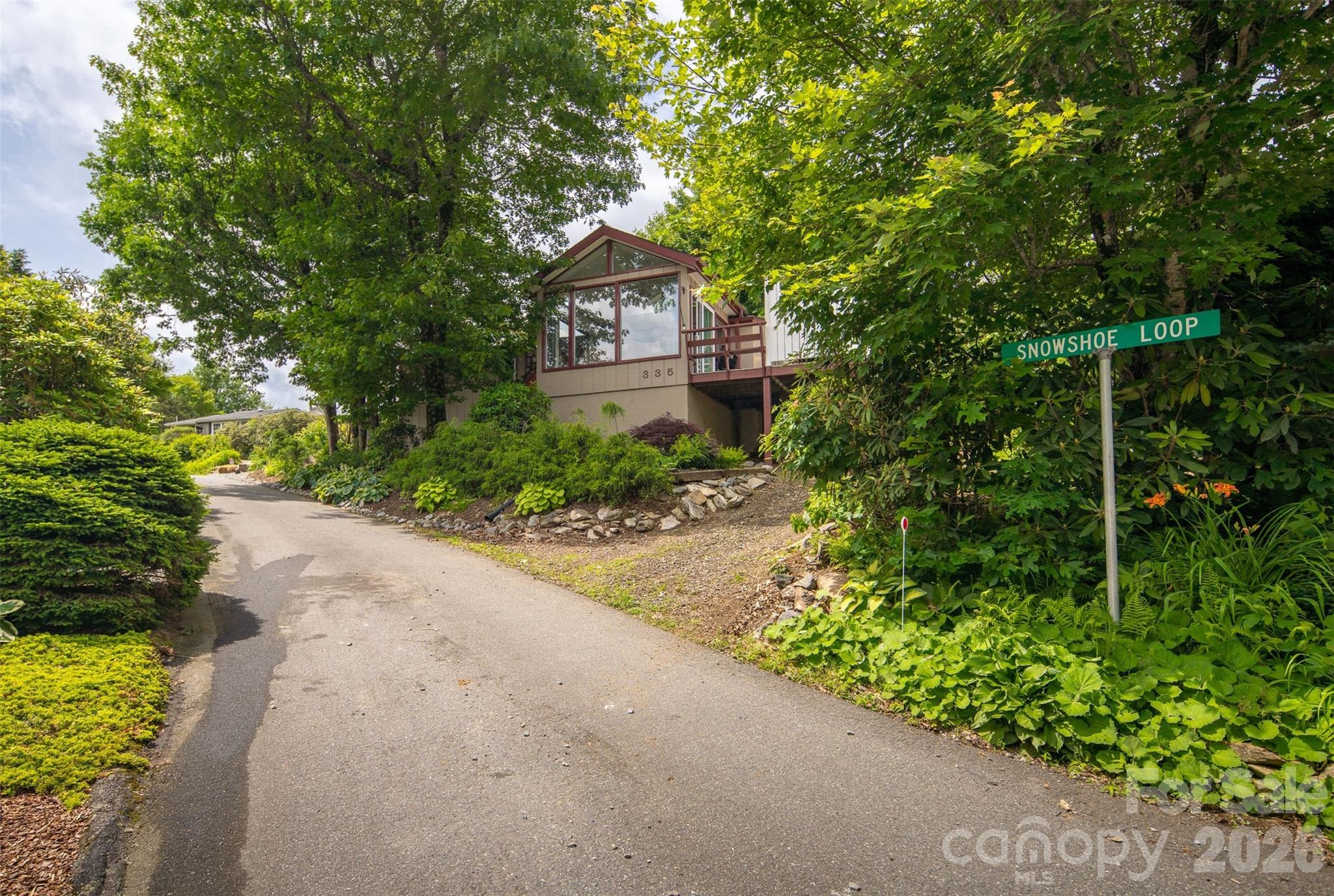 335 Snowshoe Loop — Newland