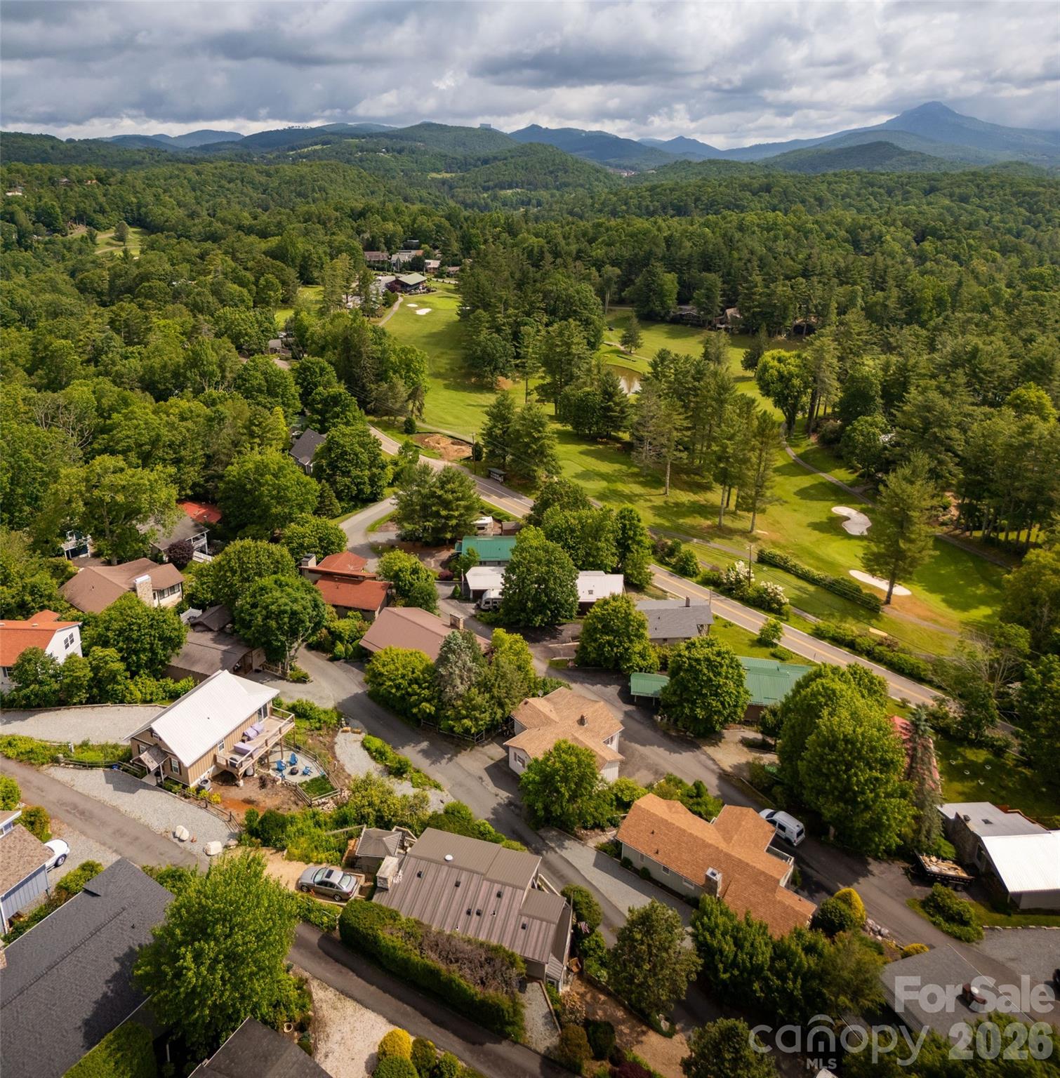 335 Snowshoe Loop — Newland
