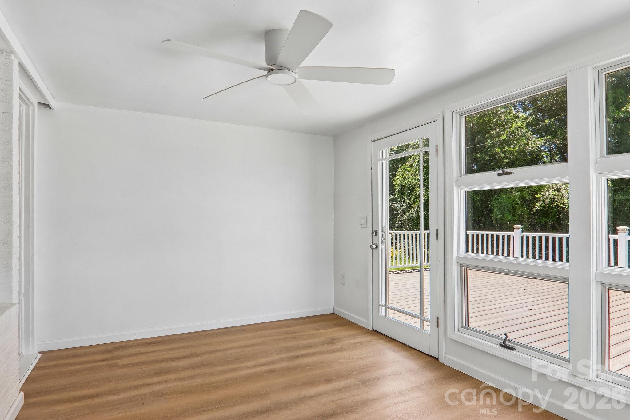 1153 Airport Road — Flat Rock