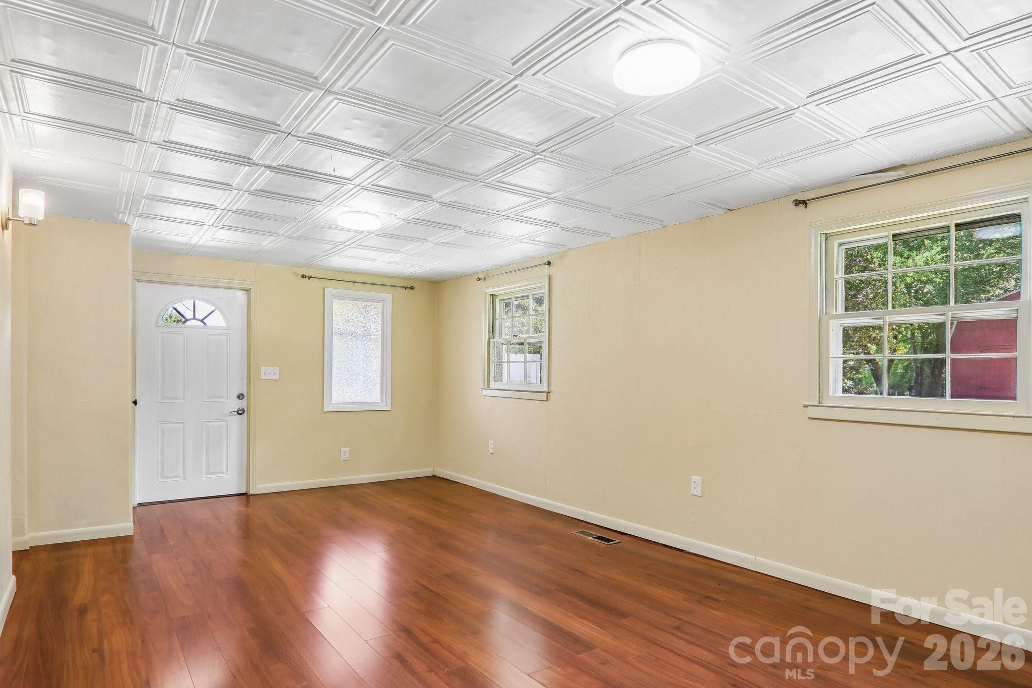 1153 Airport Road — Flat Rock