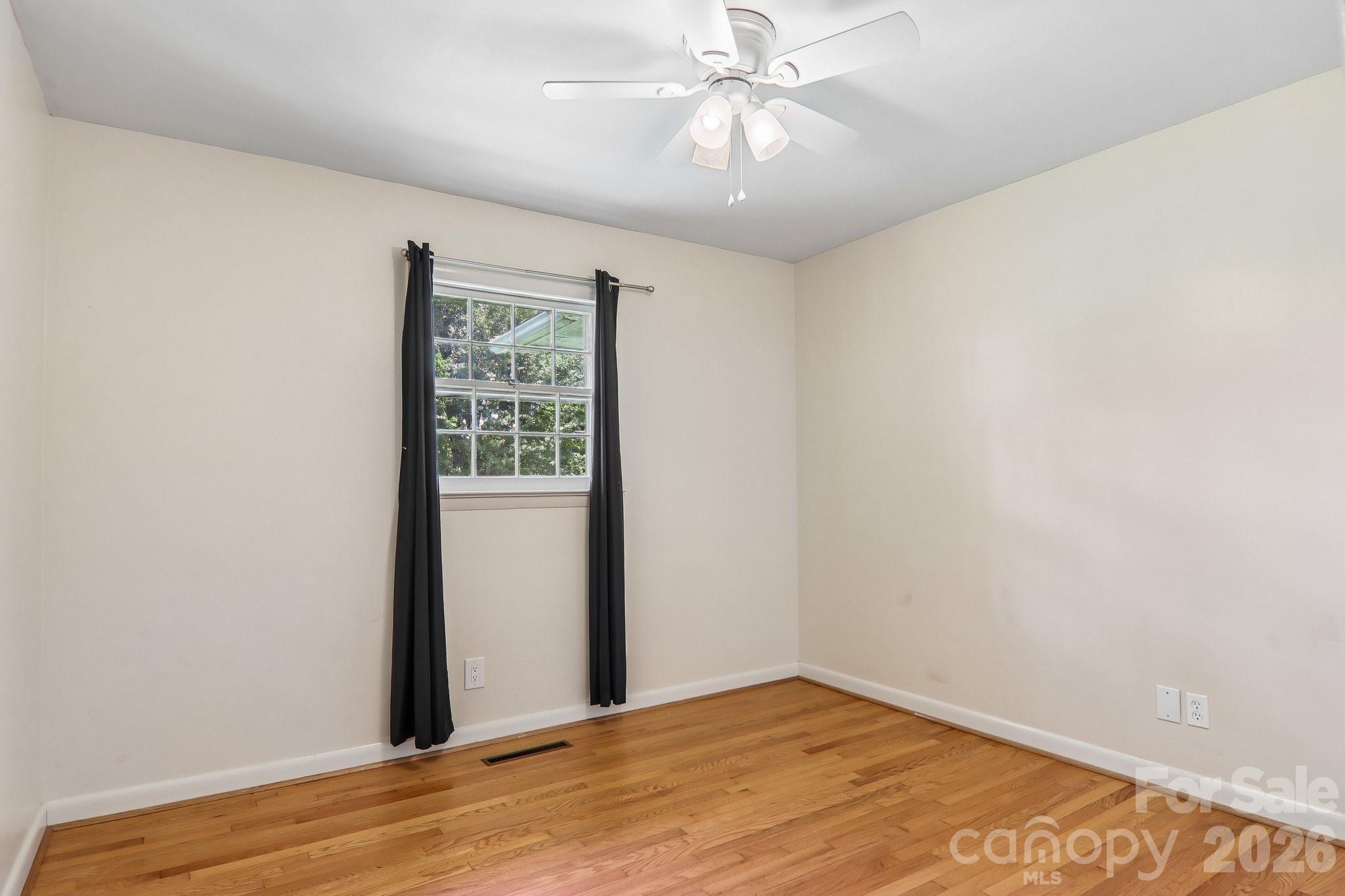 1153 Airport Road — Flat Rock
