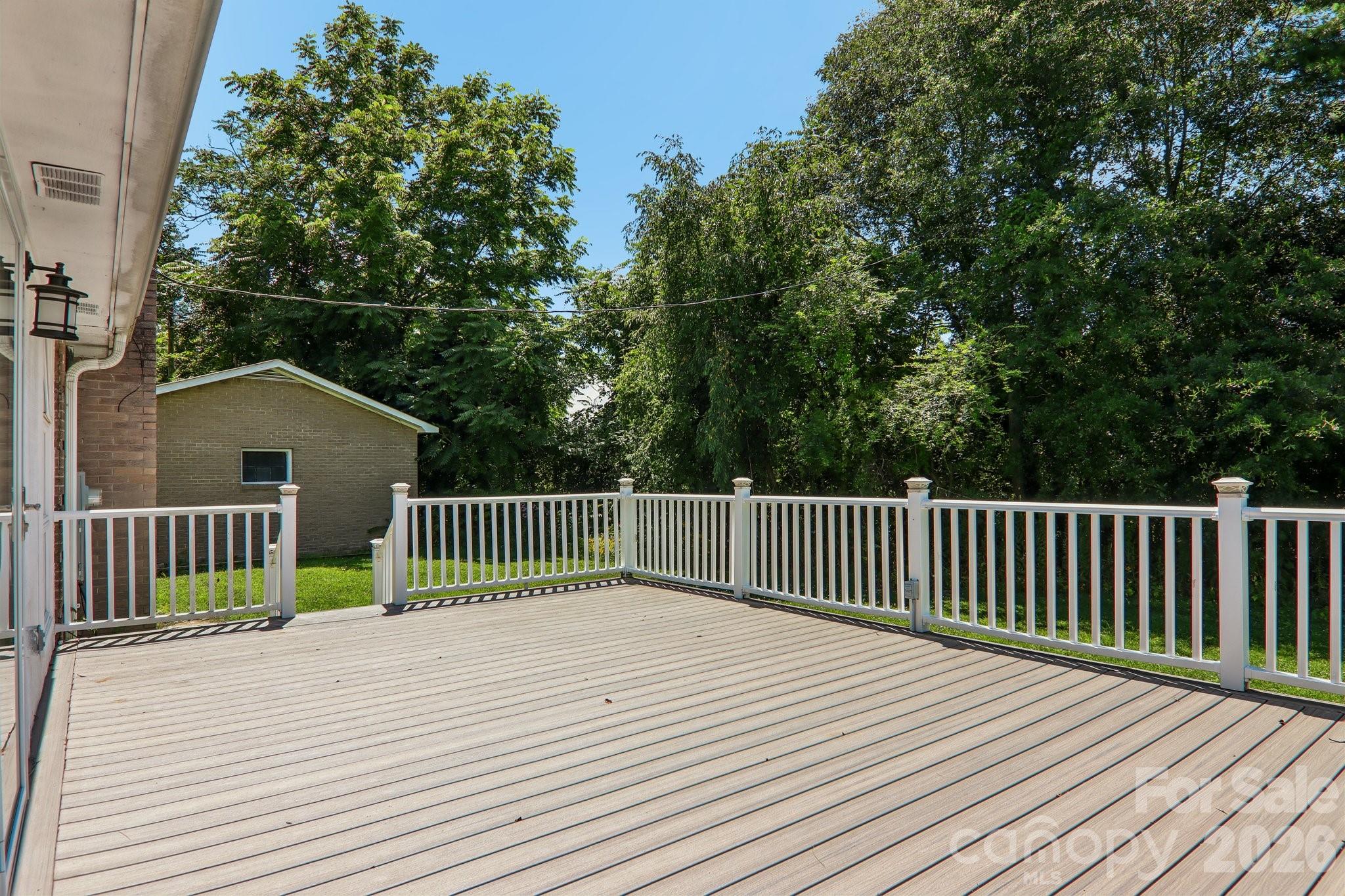1153 Airport Road — Flat Rock