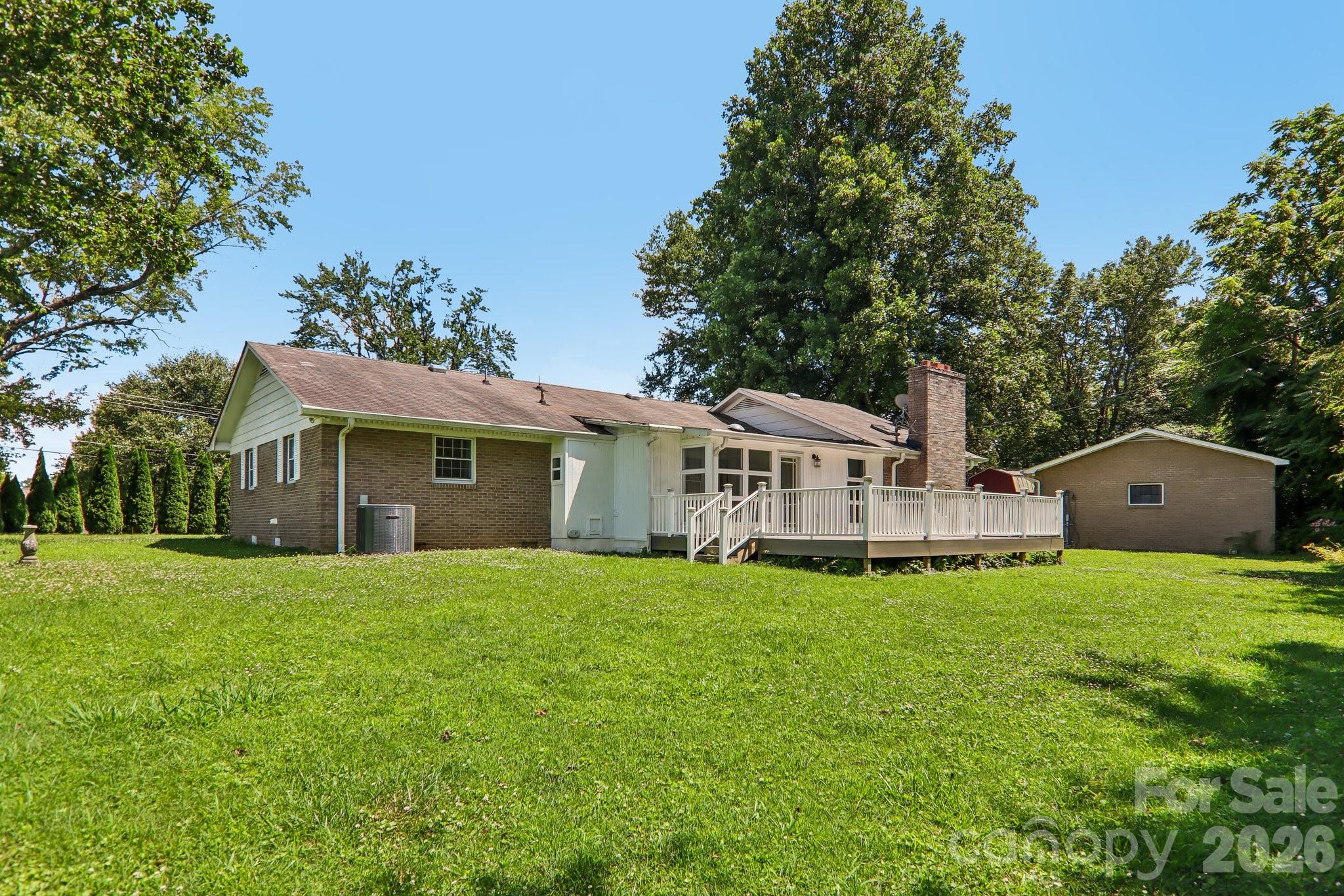 1153 Airport Road — Flat Rock