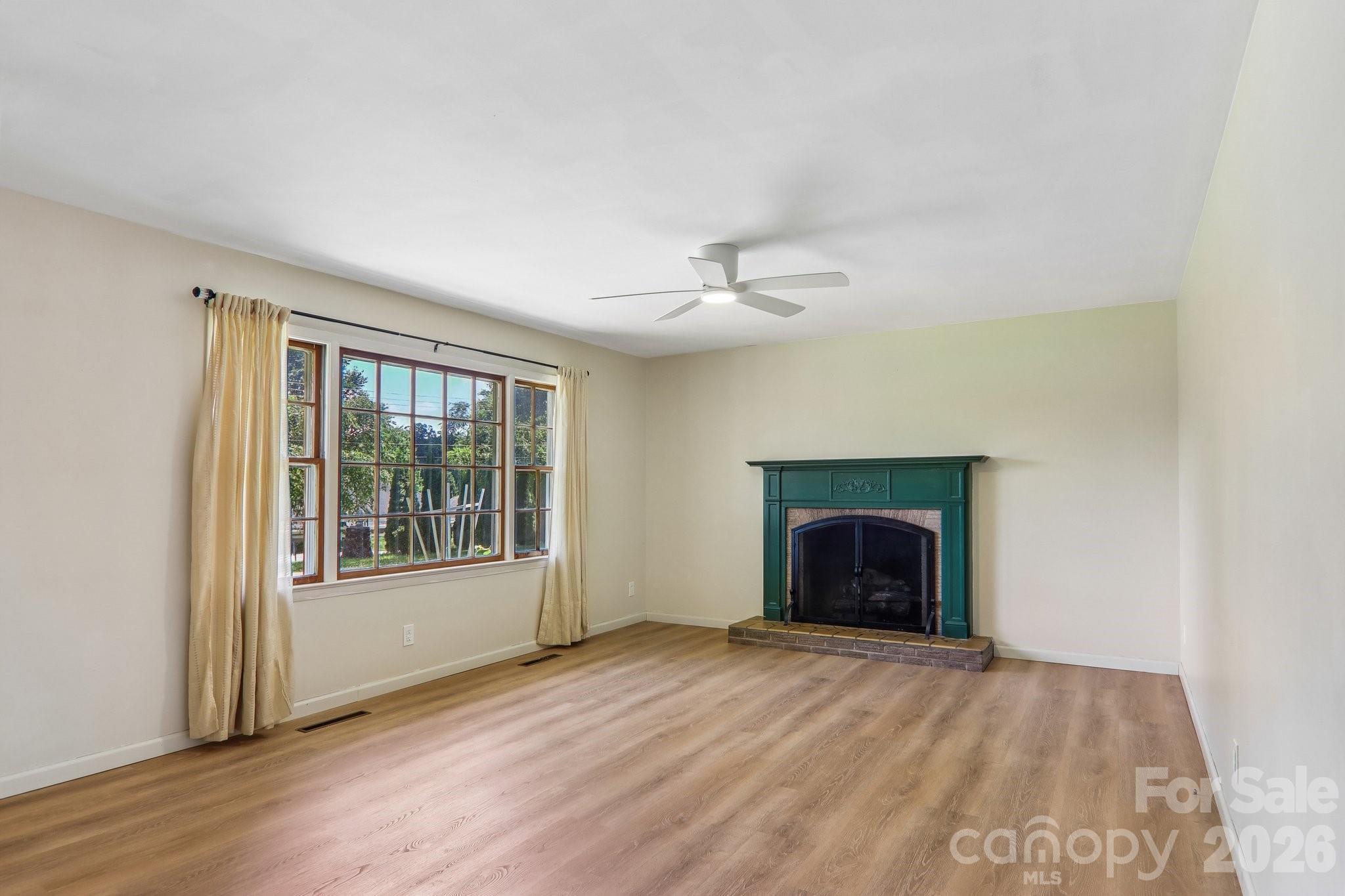 1153 Airport Road — Flat Rock