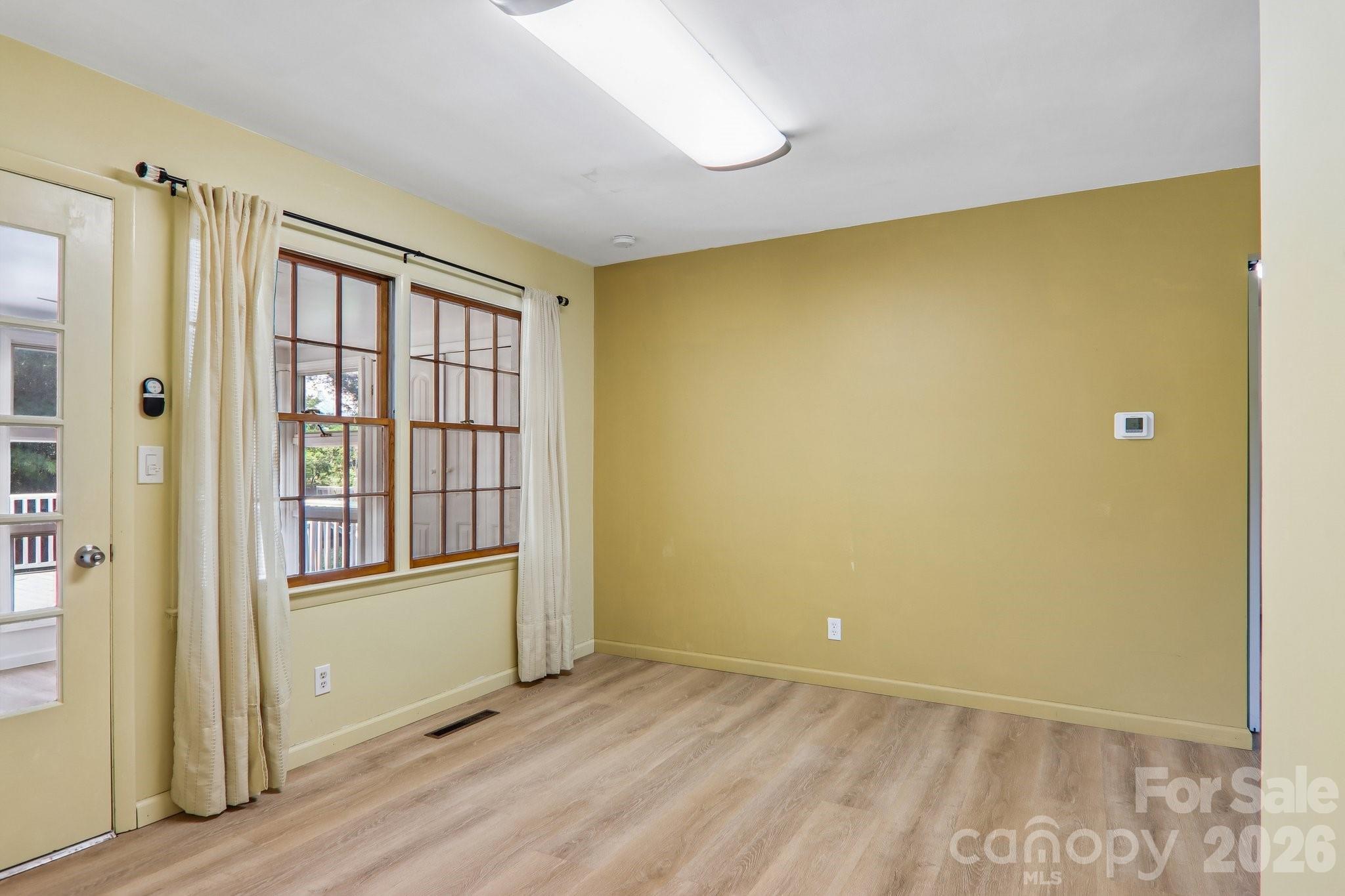 1153 Airport Road — Flat Rock